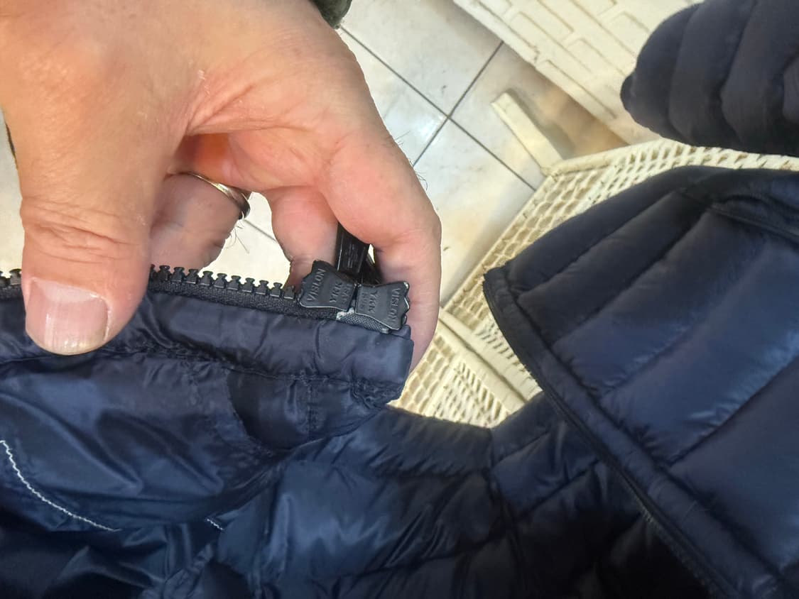 0/55 정품 몽클레어 발랑스 후드패딩 팝니다 상품이미지8