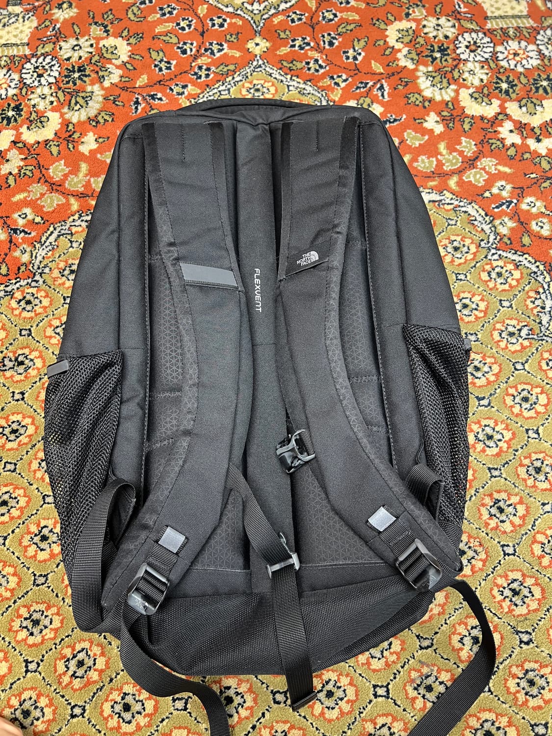 [OS] 노스페이스 Vault x 넷플릭스 콜라보 백팩 상품이미지2