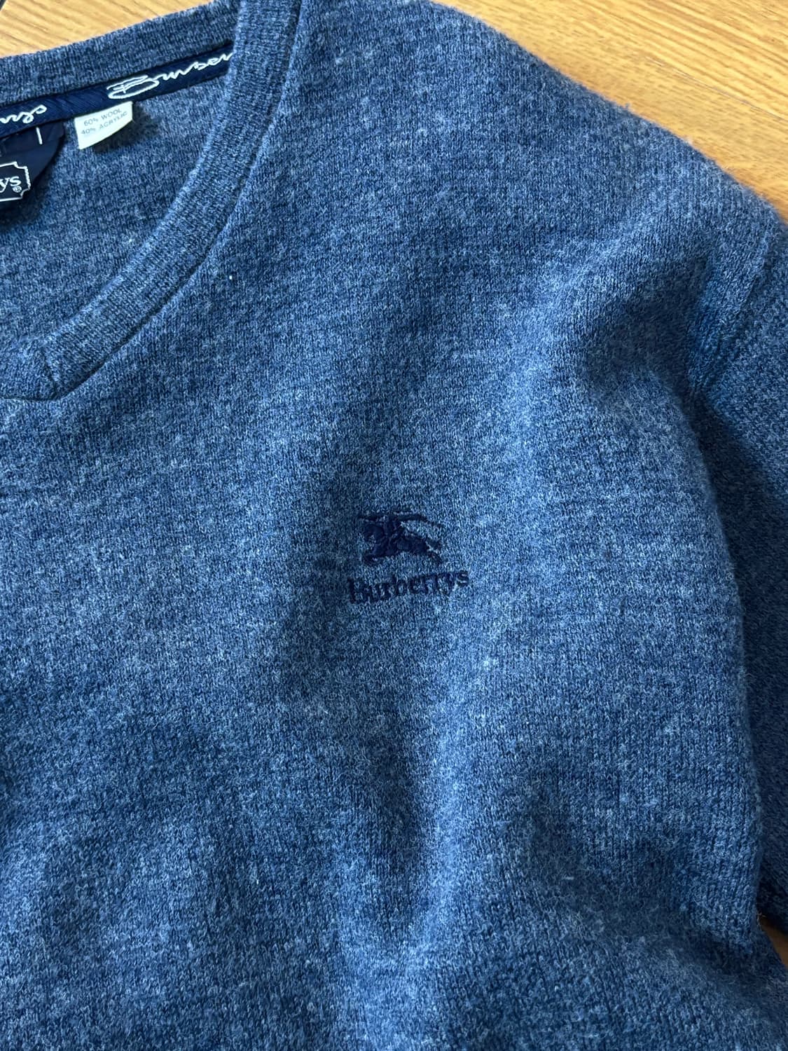 버버리 브이넥 니트 상품이미지6