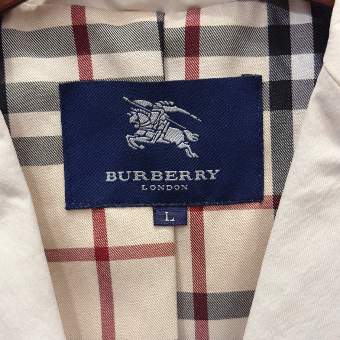 버버리 런던 싱글 자켓 노바체크 안감 3버튼 디테일 화이트 상품이미지7