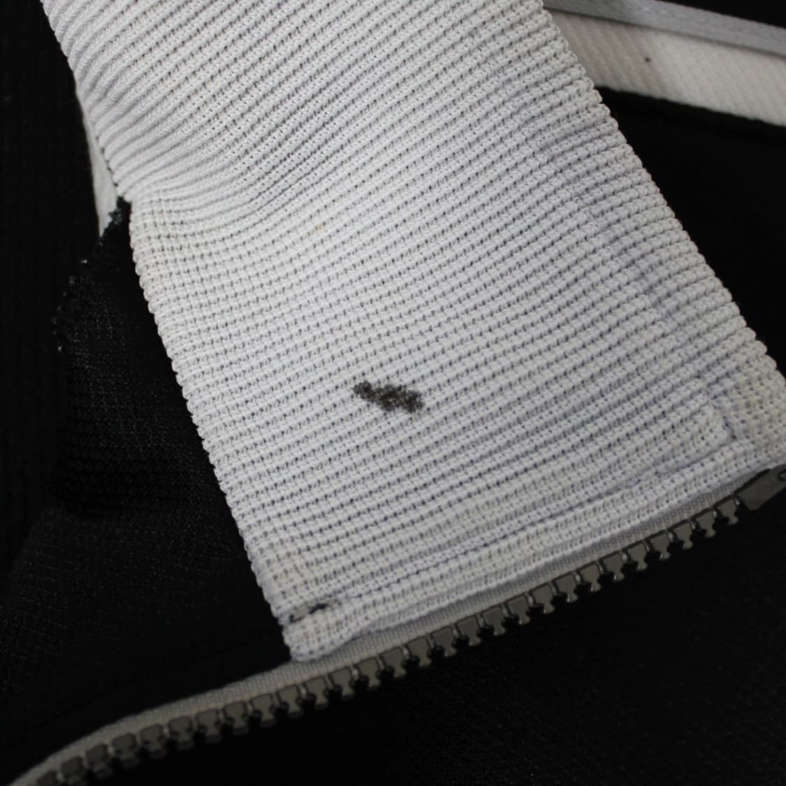 Asics 아식스 올드스쿨 검흰 집업 상품이미지4