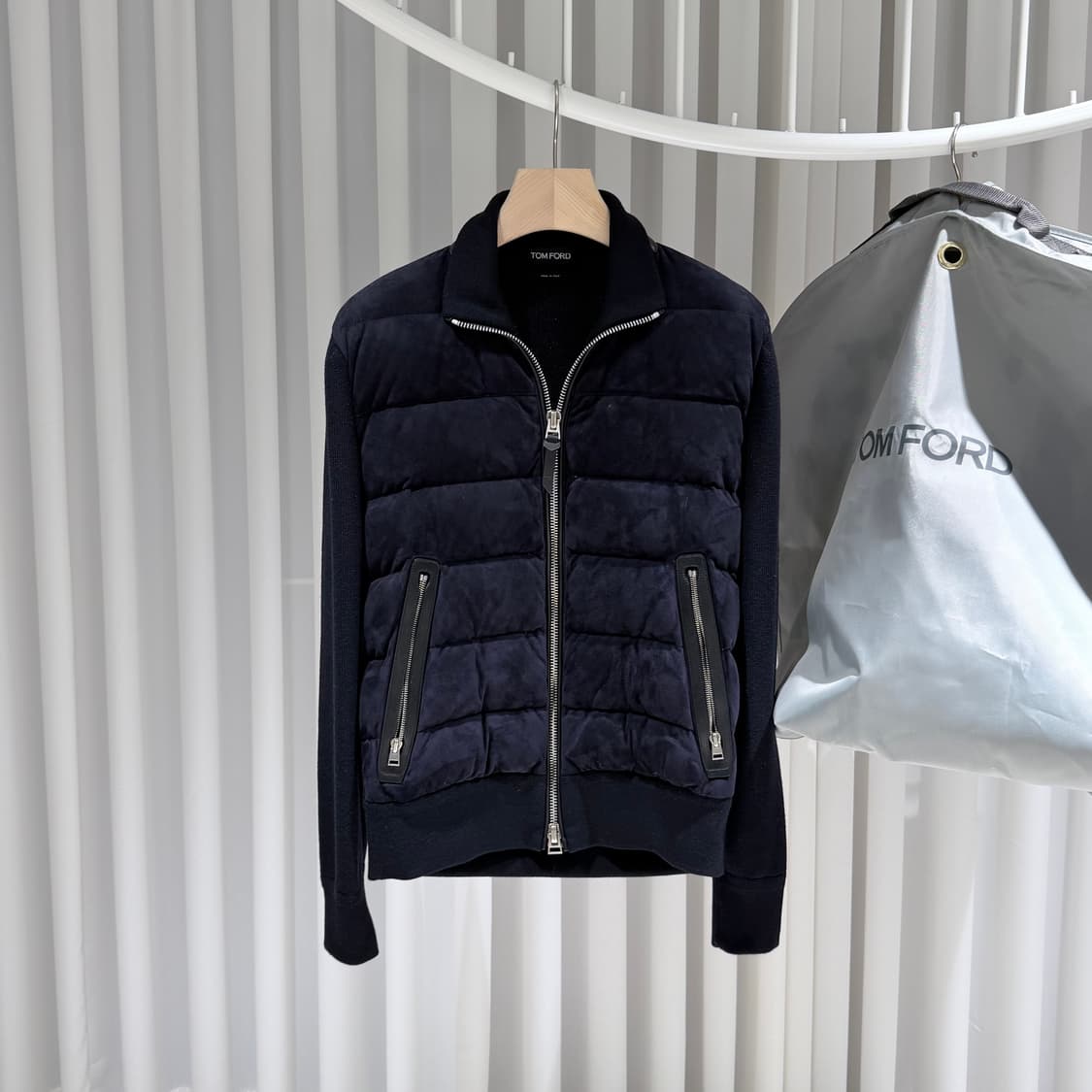 (A+/50) / 톰포드 스웨이드 프론트 집업 니트패딩 상품이미지1