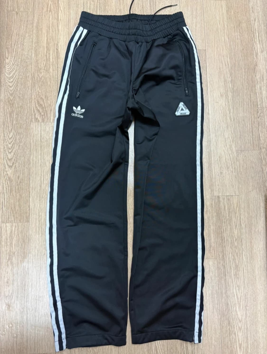 팔라스 x 아디다스 트랙팬츠 s사이즈 상품이미지3