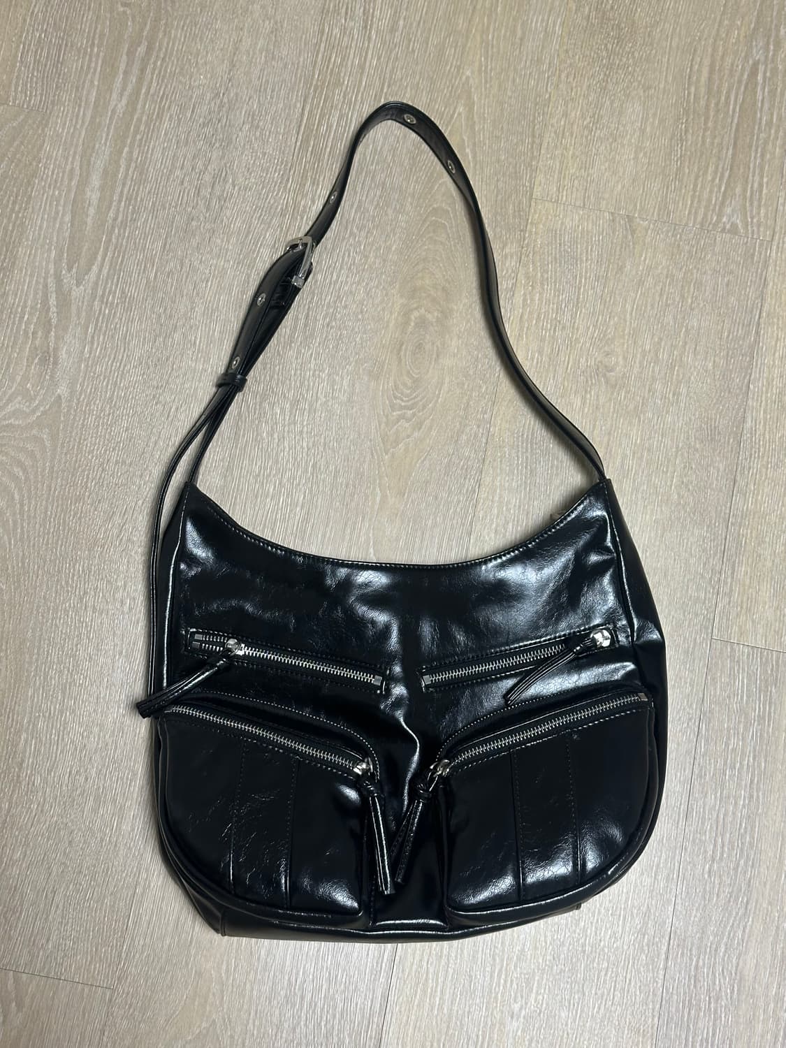 아더템포 아르코 블랙 숄더백 상품이미지3