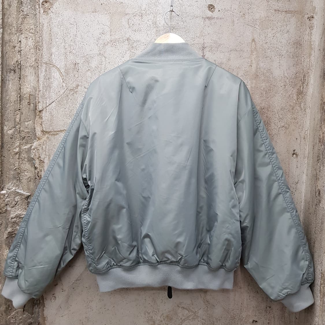 언아웃핏 숏 항공점퍼 M사이즈 상품이미지2