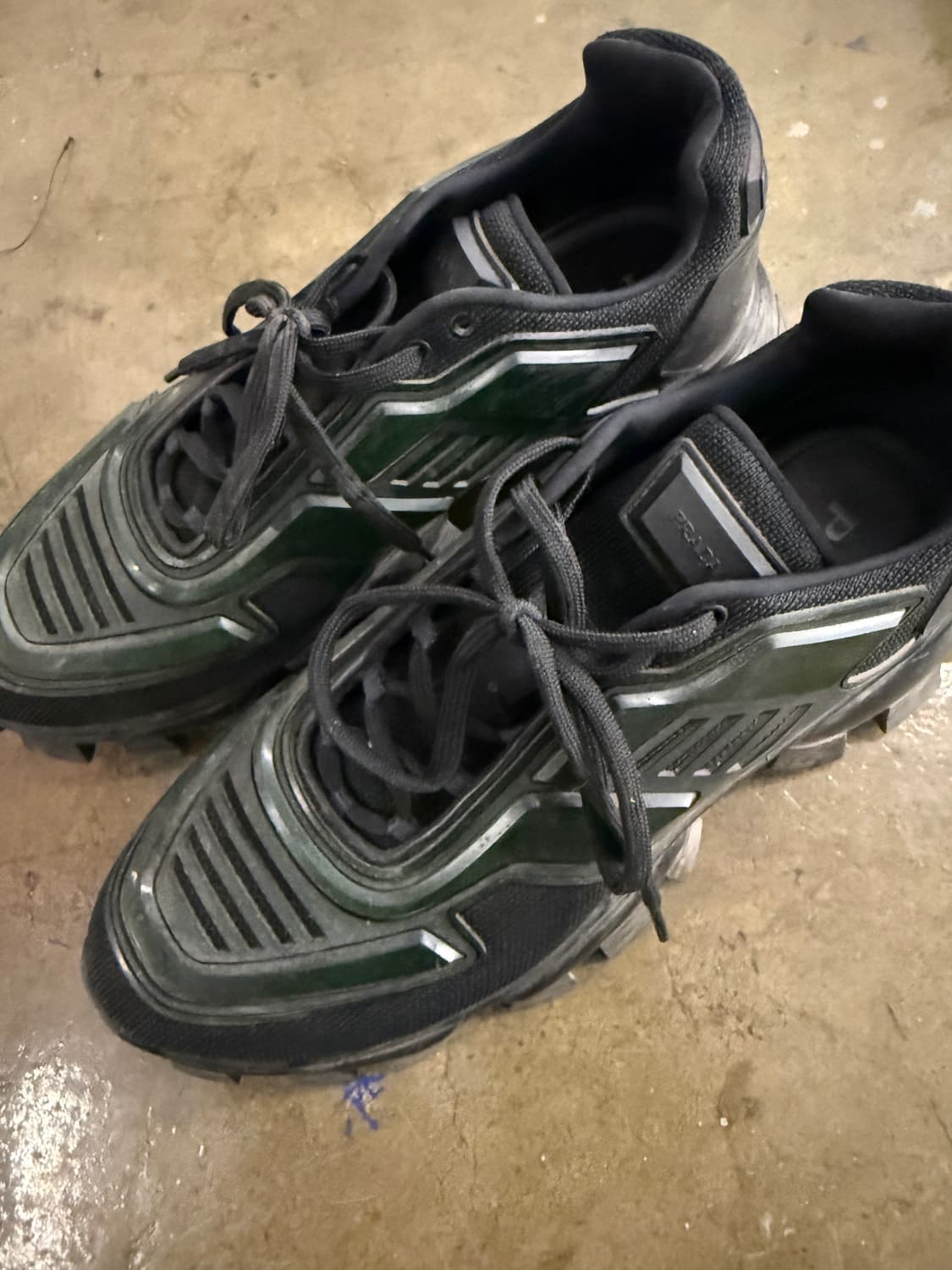 프라다 정품 클라우드버스트 썬더 스니커즈 블랙 9 상품이미지2