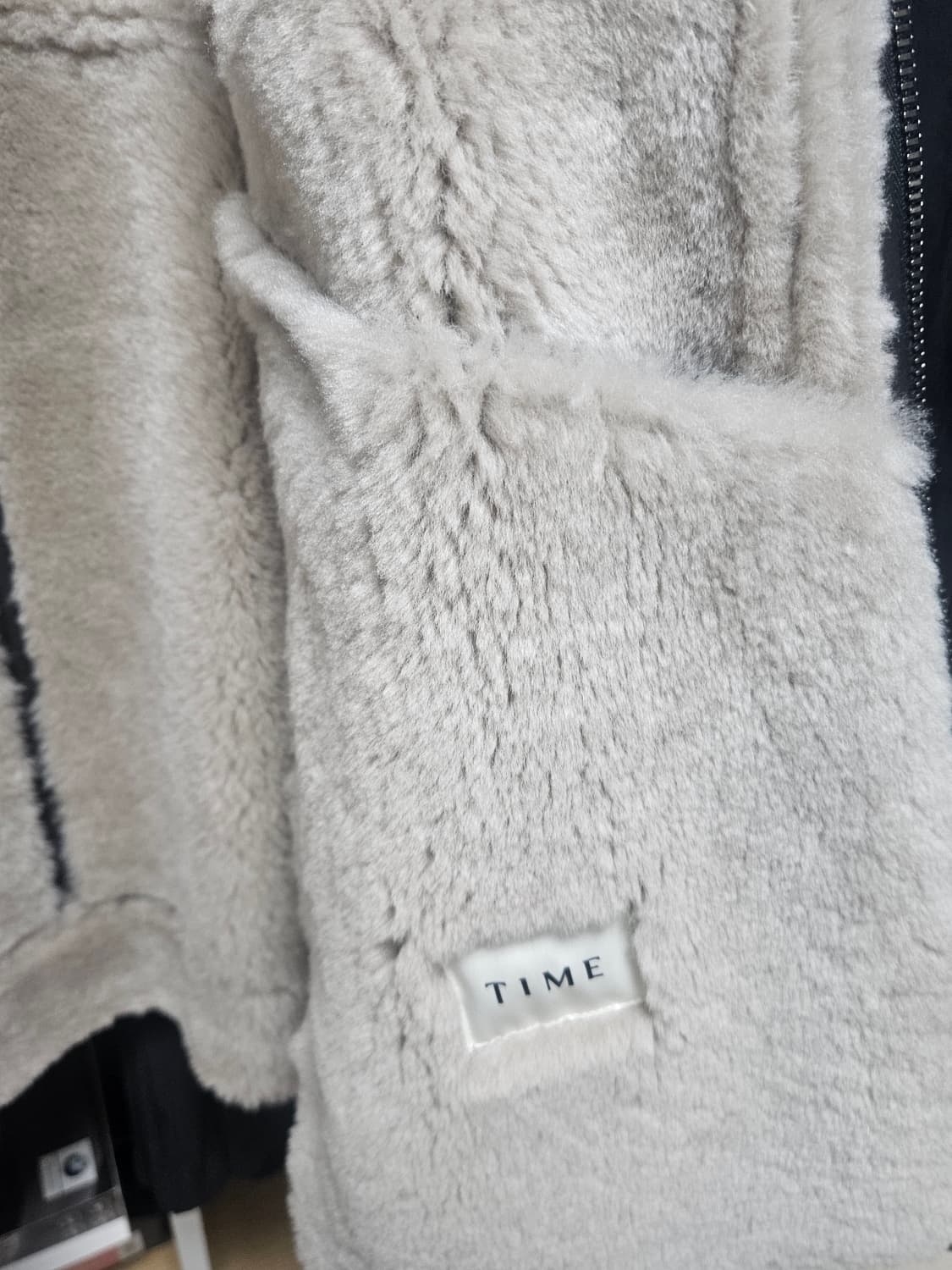 타임옴므 무스탕24fw 105 새상품팝니다 상품이미지2