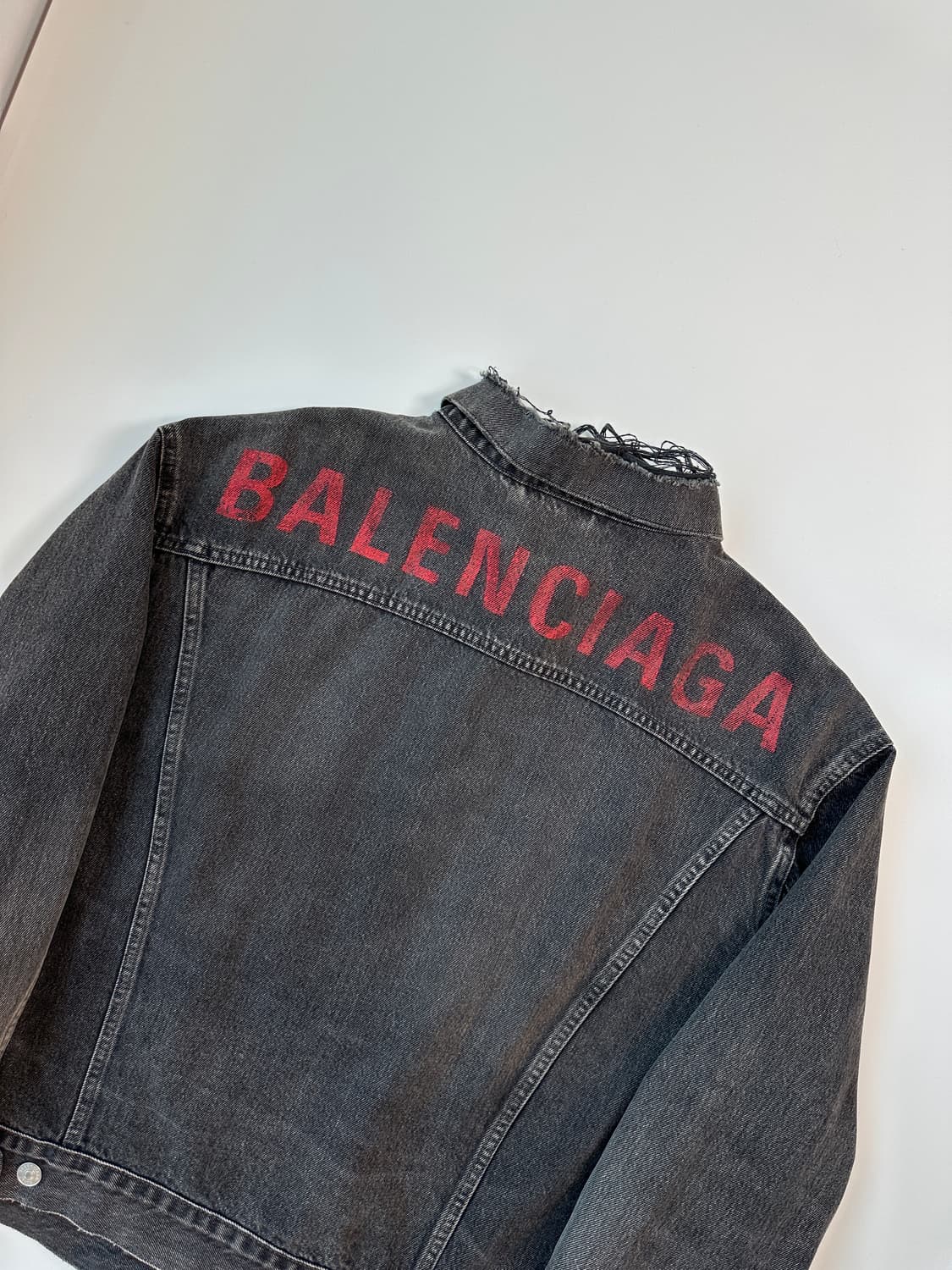 발렌시아가 흑청 트러커 백로고 데님 자켓 (정품보증서포함) 상품이미지1