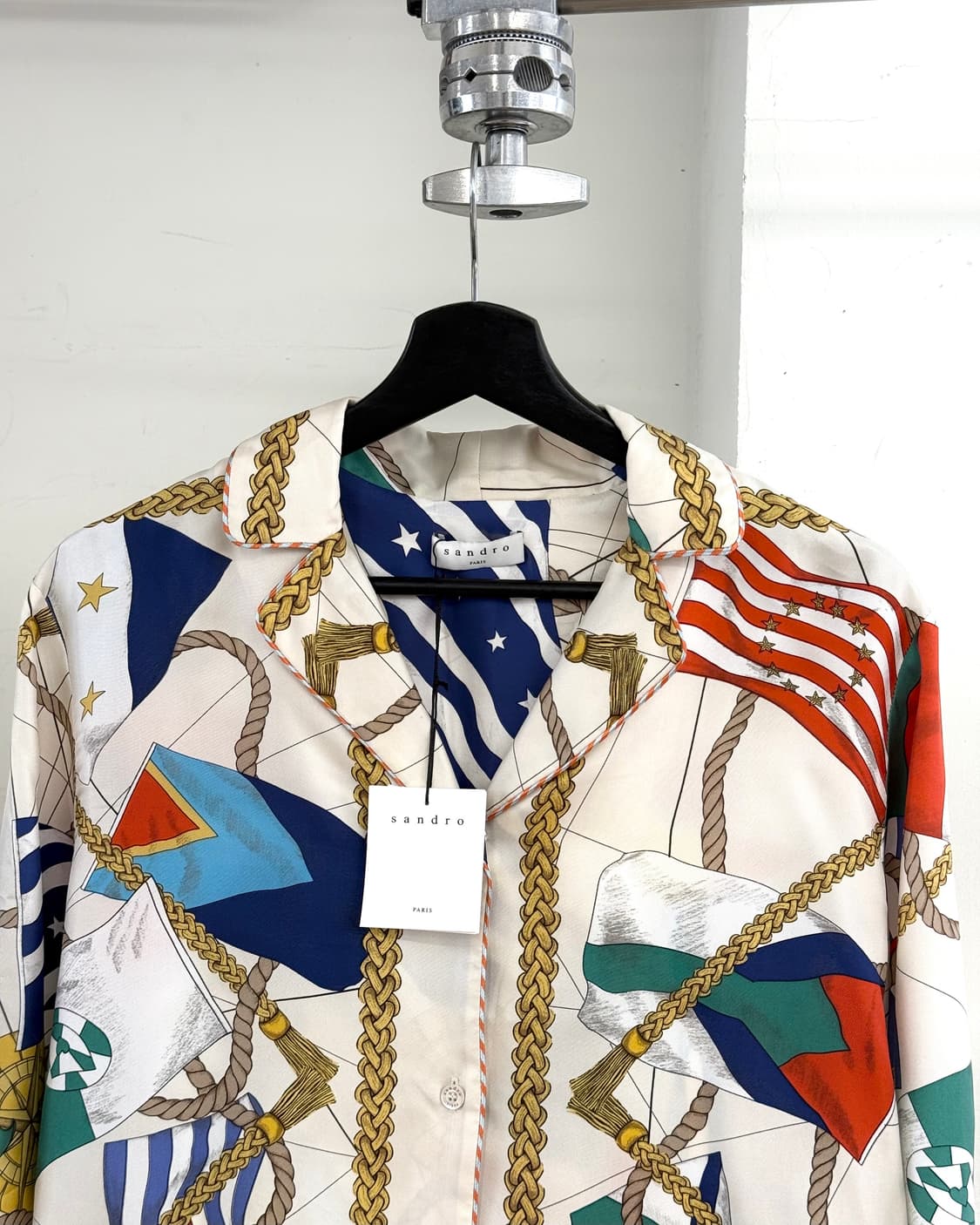 산드로 너티컬 플래그 프린트 실크 블라우스 상품이미지2