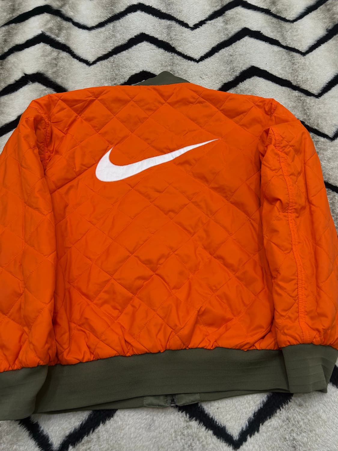 [여성M]나이키NSW 리버시블 바시티 봄버 자켓/올리브오렌지 상품이미지4