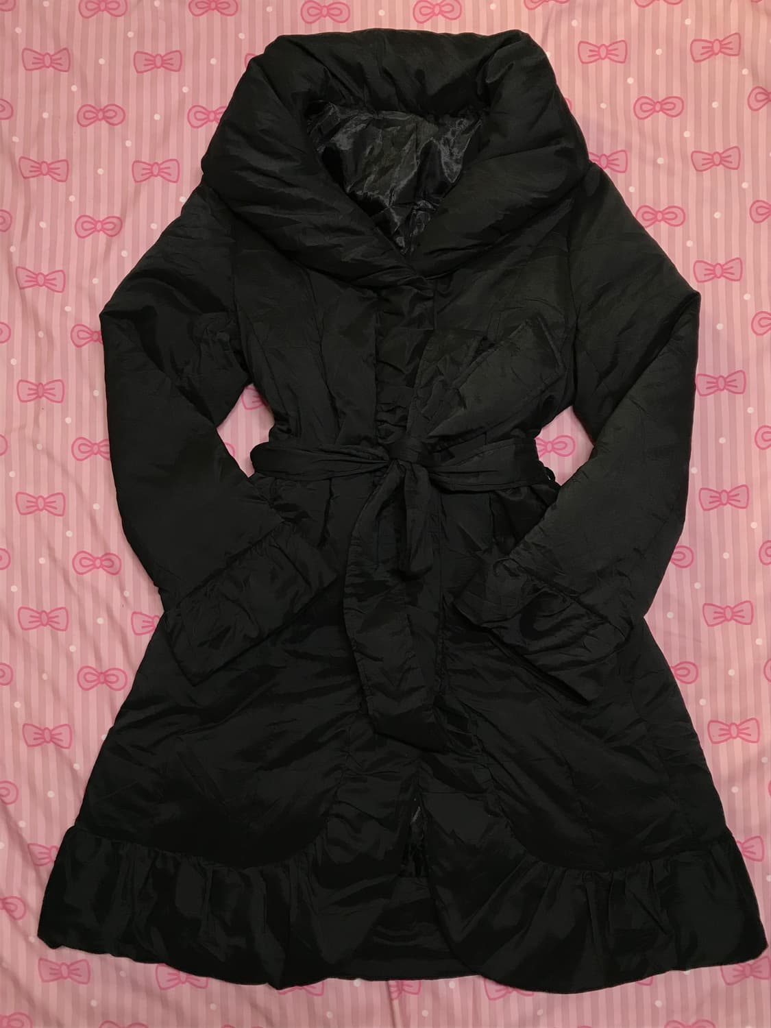 블랙 프릴 패딩 오네갸루아우터 상품이미지1