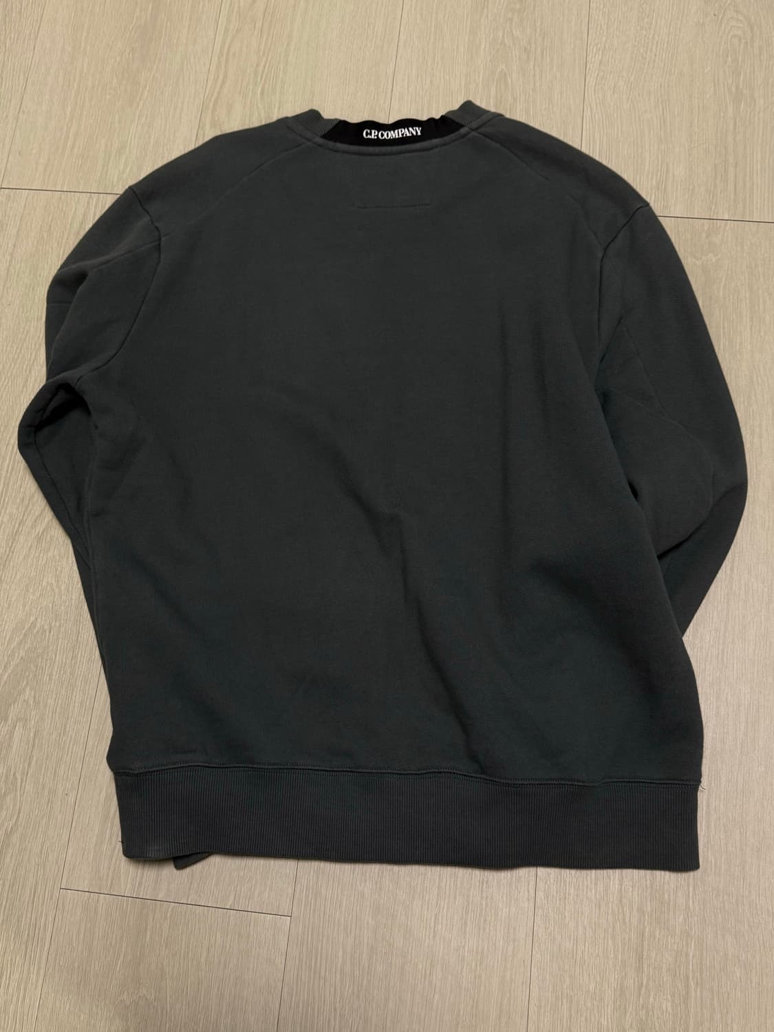 CP컴퍼니 맨투맨 (QR정품) 상품이미지3