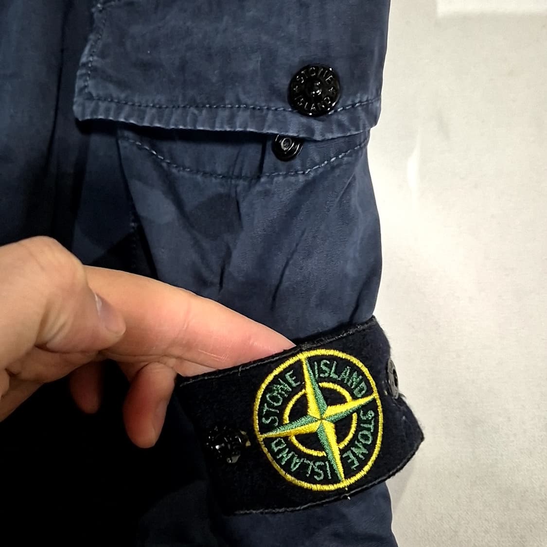 스톤아일랜드 와펜 카고 팬츠 상품이미지2