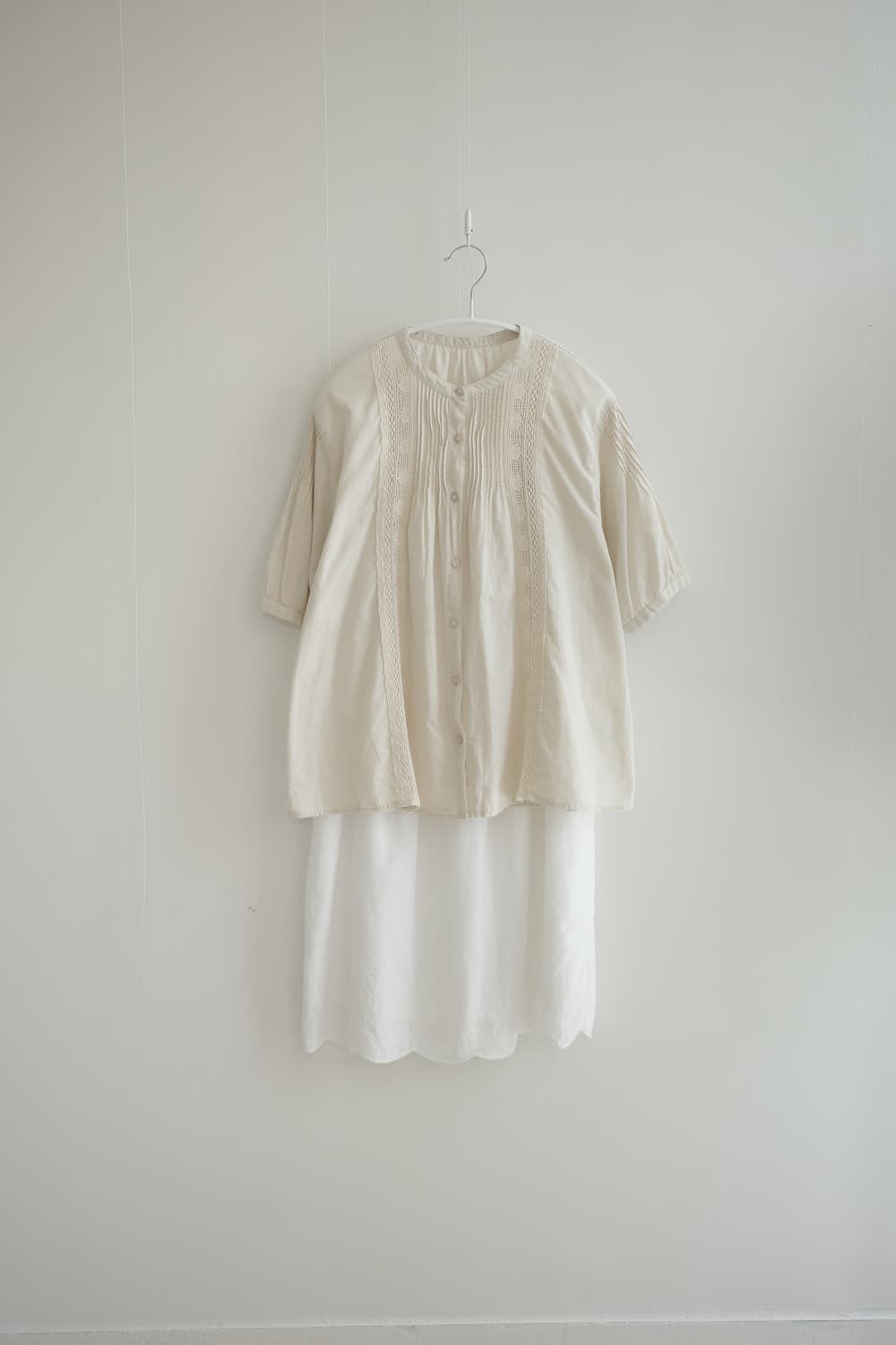 Uniqlo white scallop hem skirt 상품이미지3