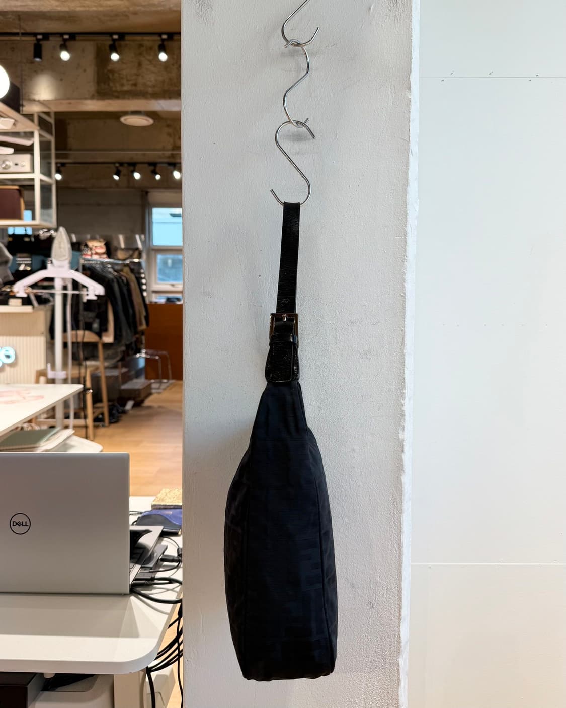 펜디 블랙 주카 숄더백  상품이미지3