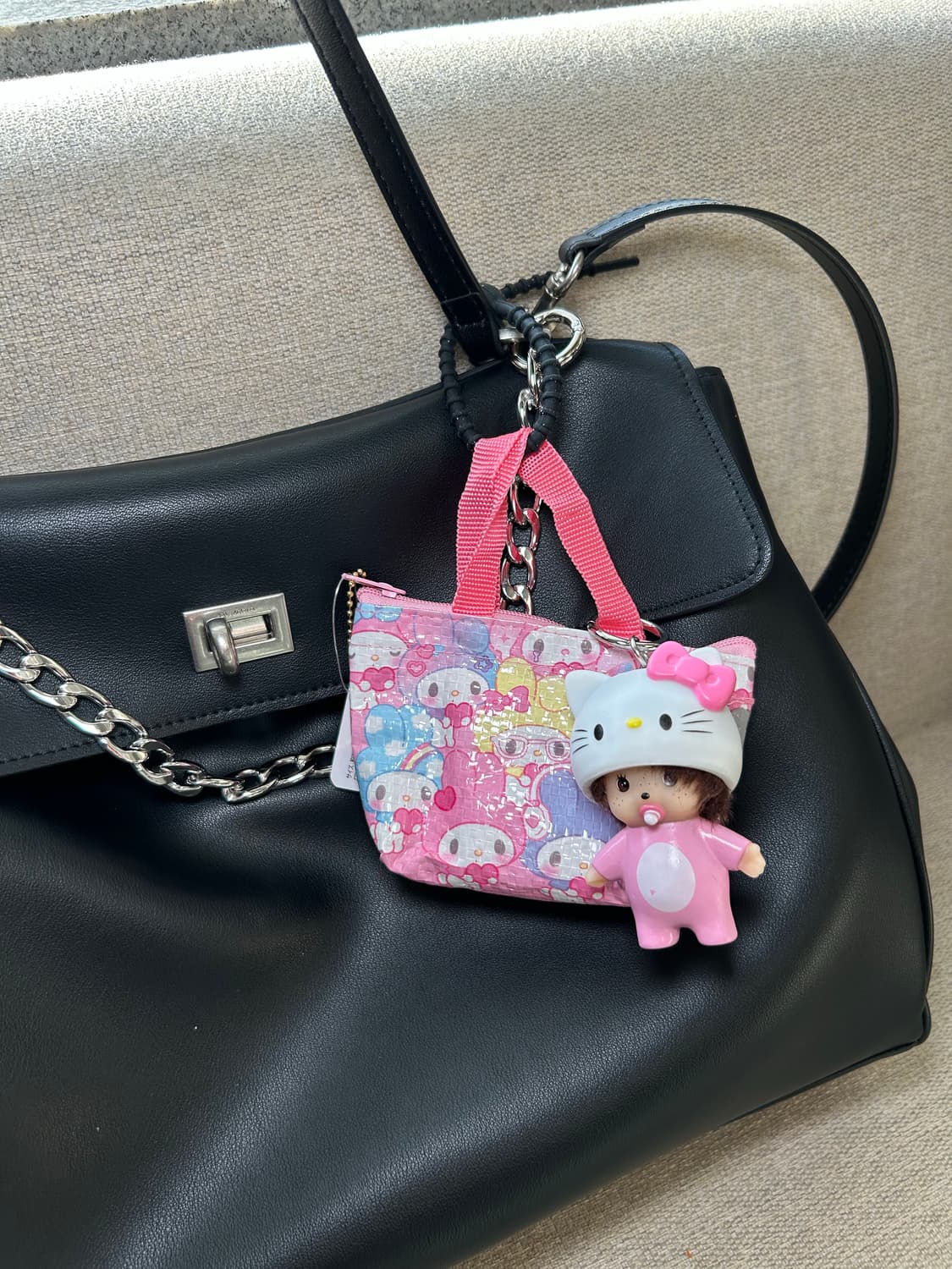 키티 헬멧 + 몬치치 베이비(❣️ 서있는몬치치+핑크산리오정품지퍼파우치세트 상품이미지1