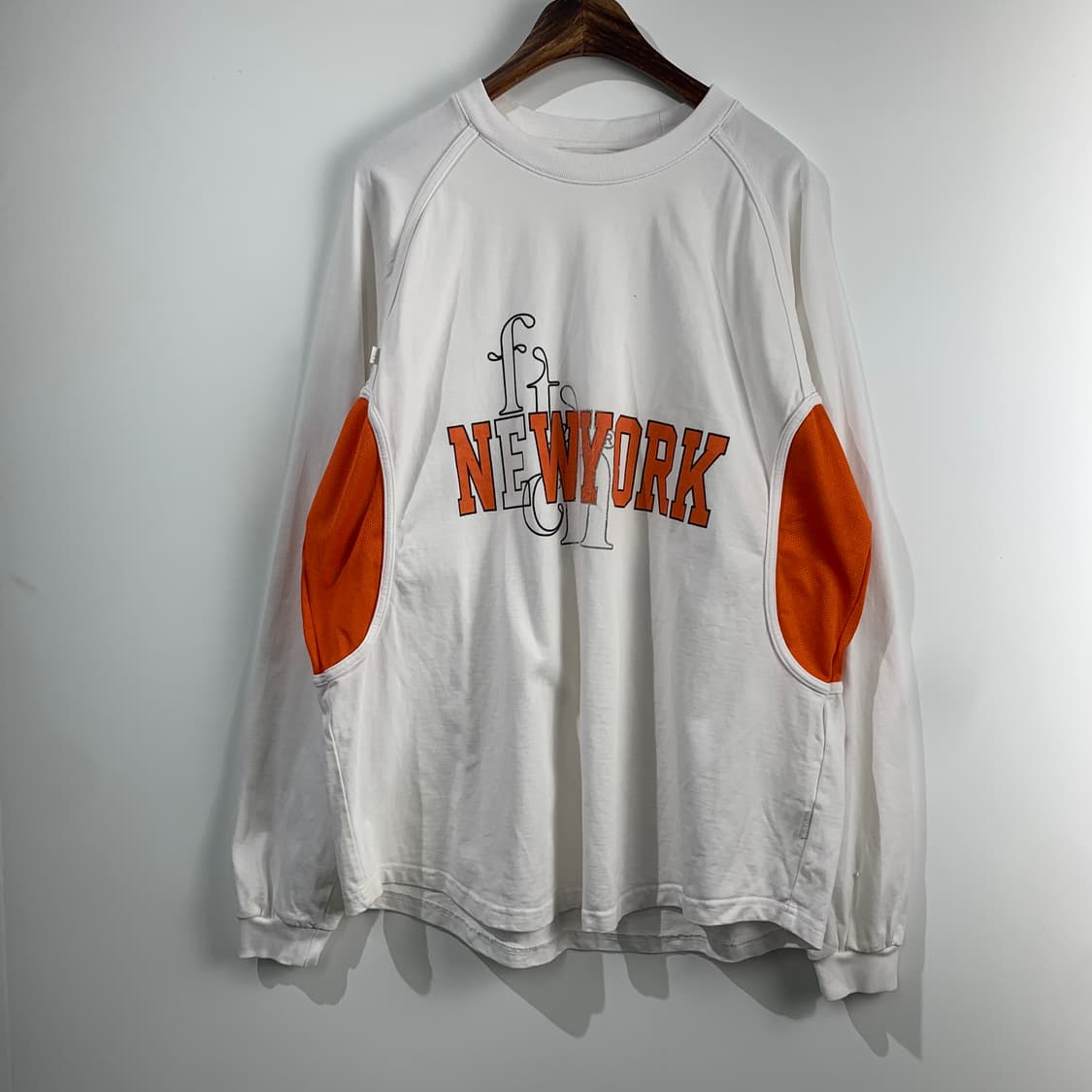 페치선데이 스펠아웃 화이트 스웻 긴팔티셔츠 상품이미지2