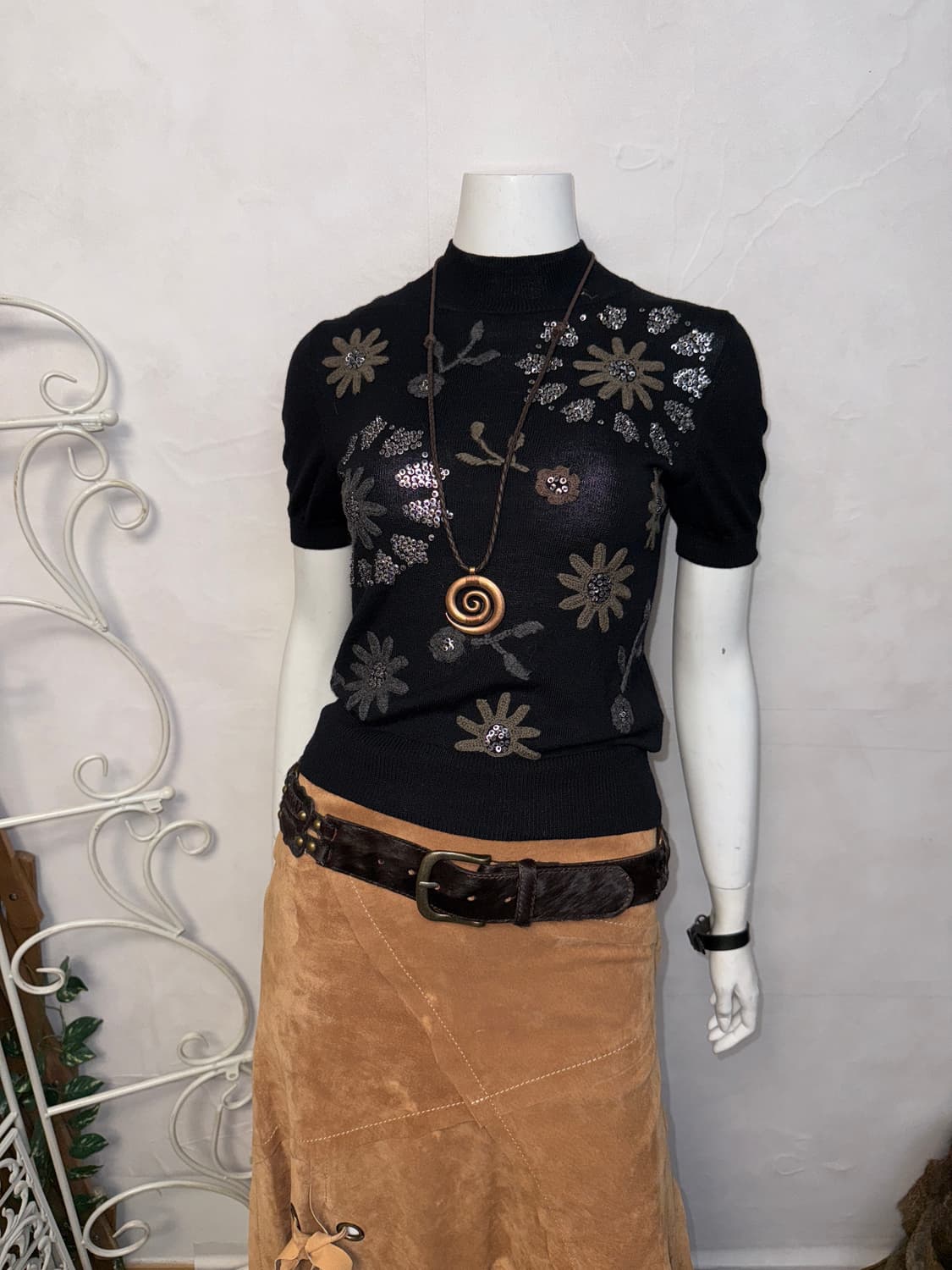 Black ethnic floral turtle neck half 니트 상품이미지2