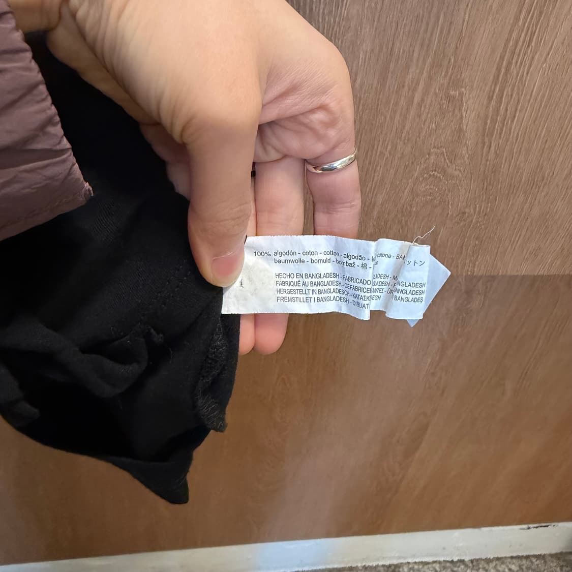 빈티지 라운드넥 반팔 티셔츠 프릴 디테일 레귤러핏 블랙 상품이미지6