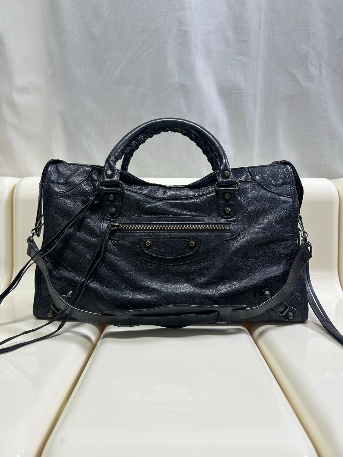 [A 정품] 발렌시아가 시티 모터백 미디움 블랙 상품이미지1