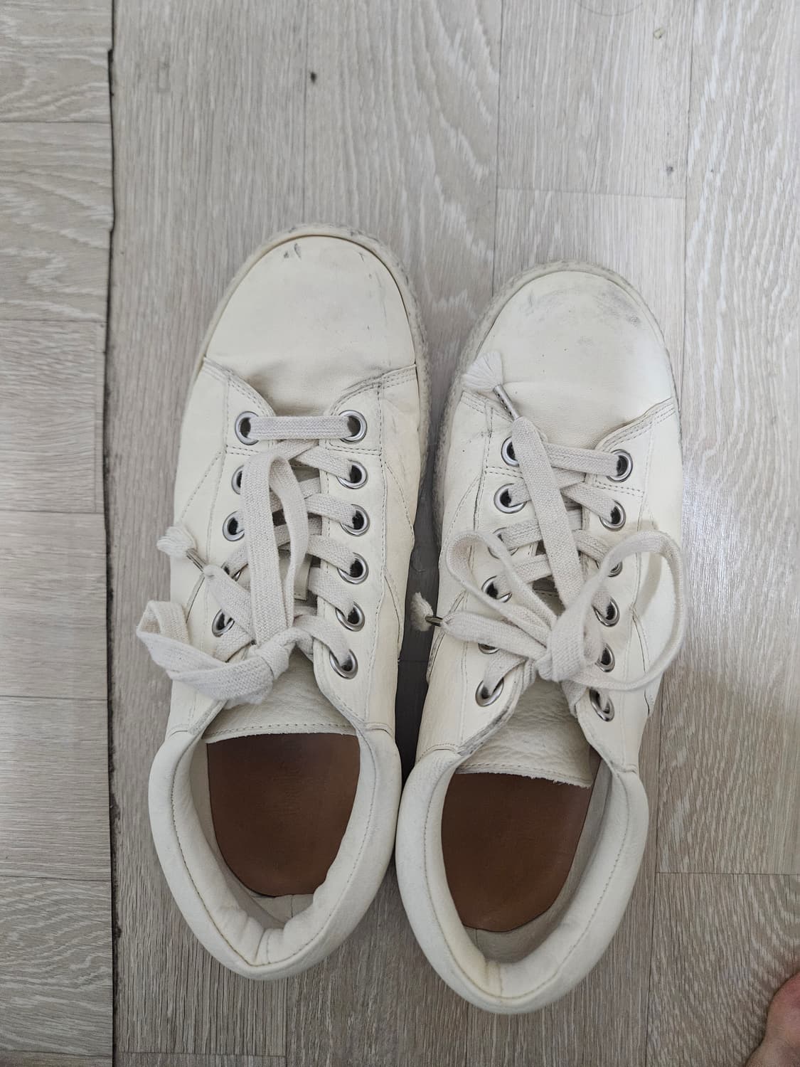 골멧 이모셔널 스니커즈 팝니다 (43사이즈) 상품이미지4