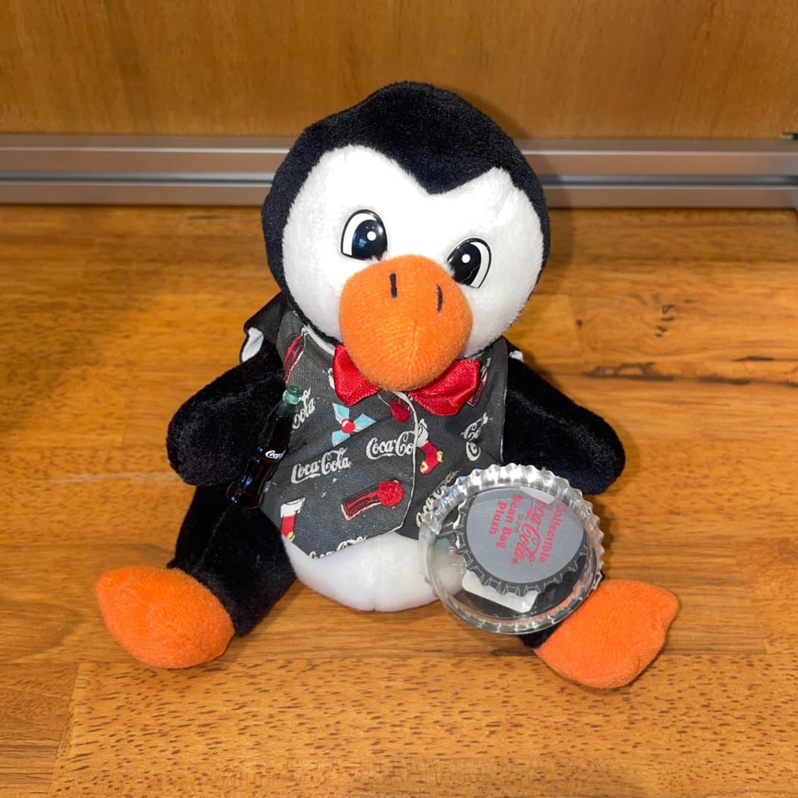 [Coca-Cola] Penguin Plush - Holiday Vest 상품이미지1