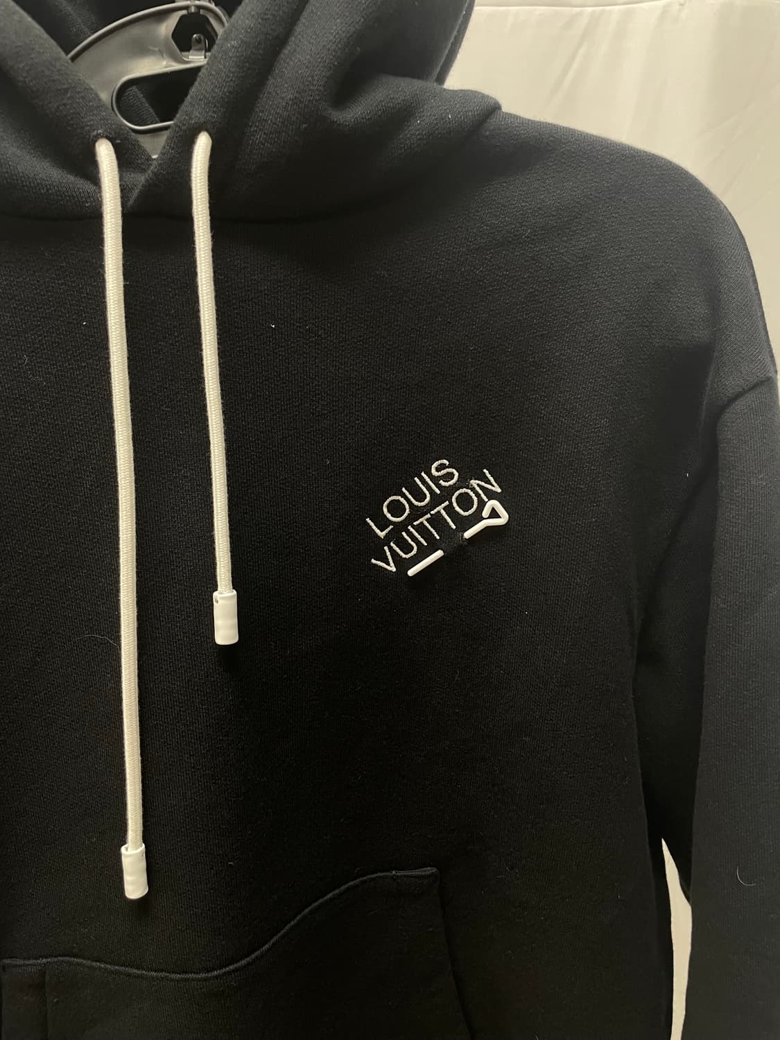 루이비통 엠브로이더드 시그니처 후드 티셔츠 블랙 [XS] 상품이미지3