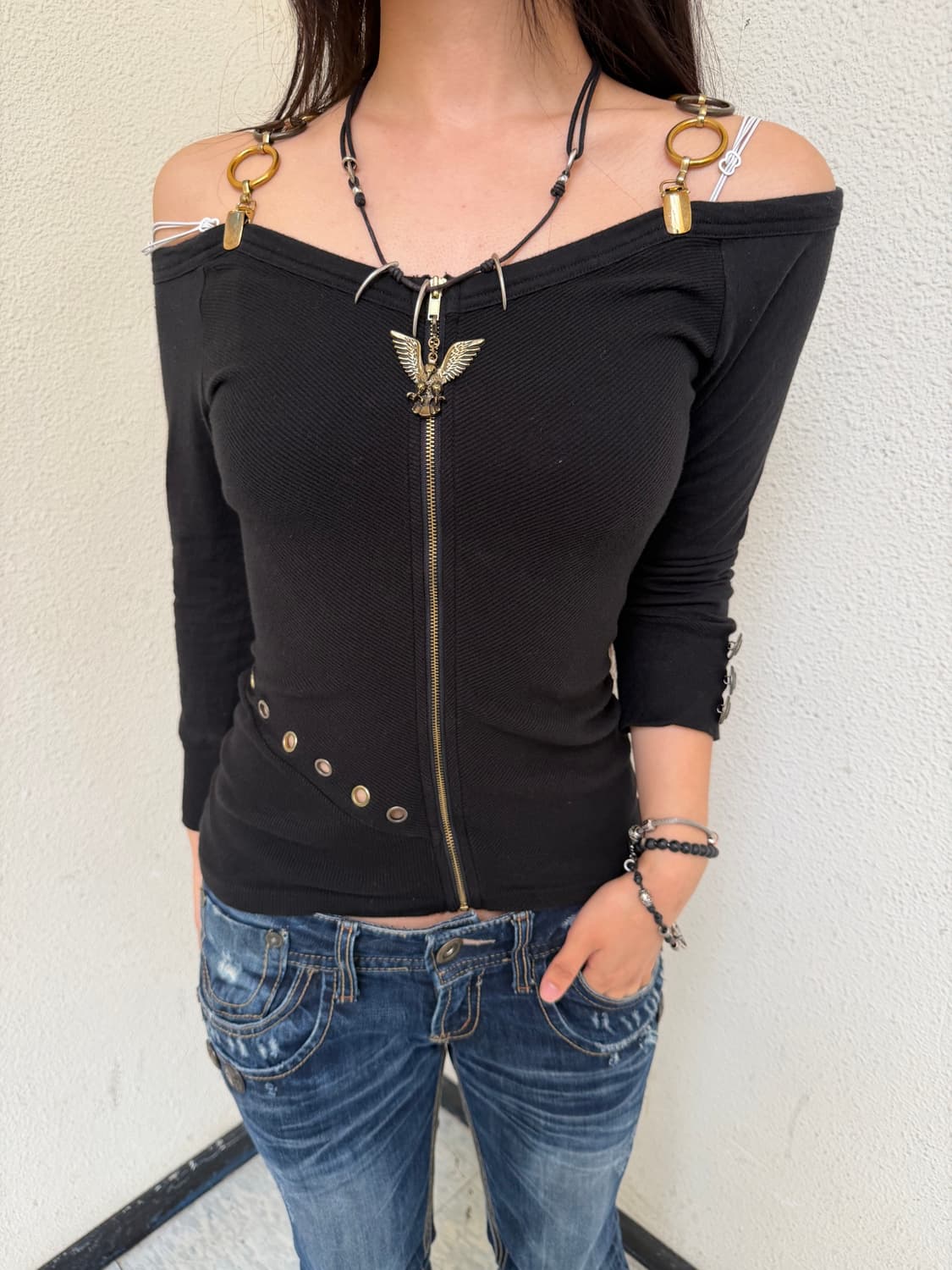 D.I.A. Back Cross Ring Off-Shoulder Zip 상품이미지1