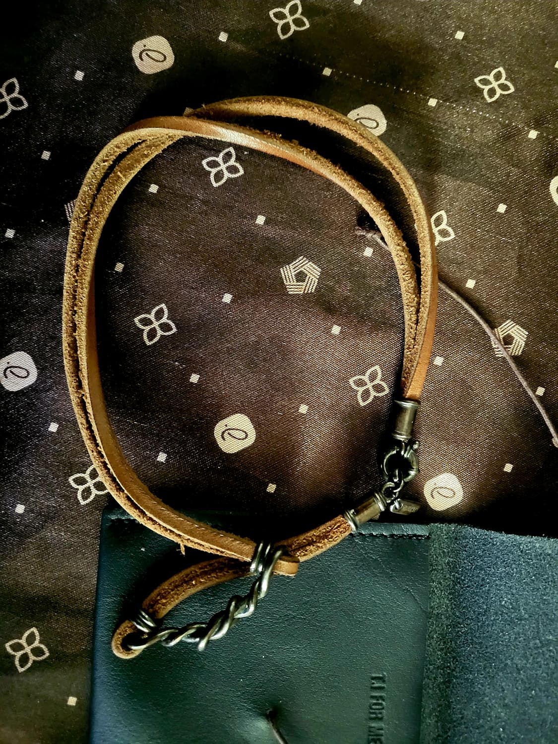 [미사용 새상품] 티아이포맨- 양가죽 팔찌 상품이미지2