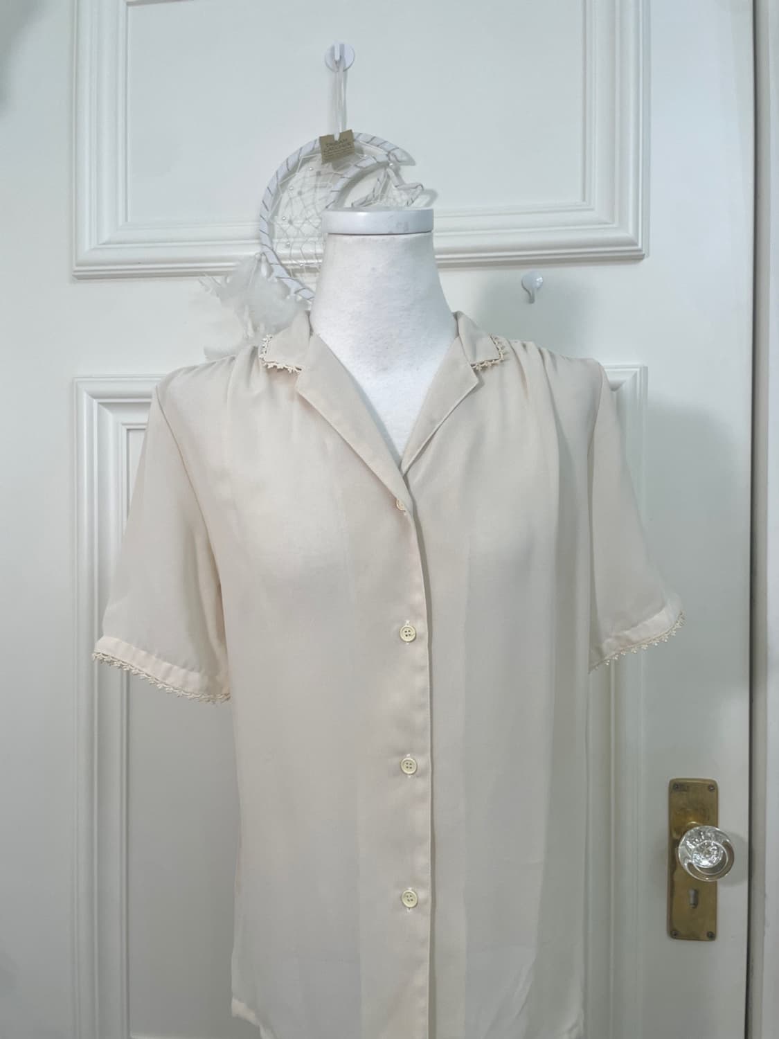 sheer beige lace trim shirring collar bl 상품이미지5