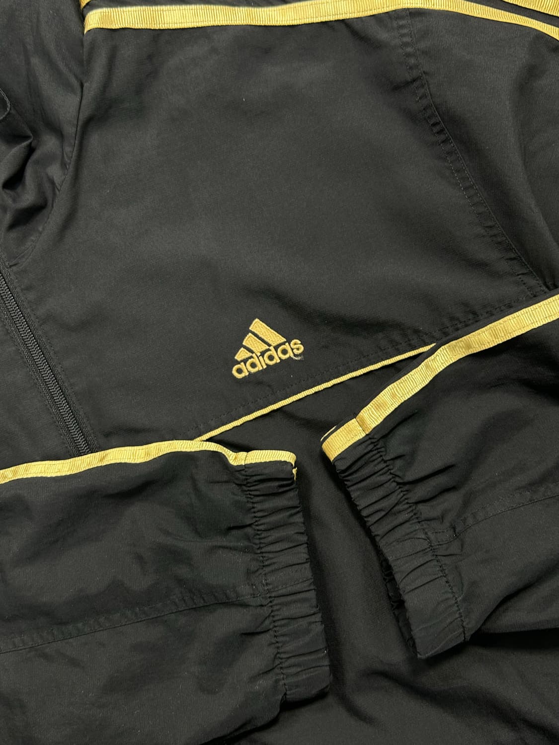 아디다스 블랙 골드 트랙탑 바람막이 L 상품이미지6