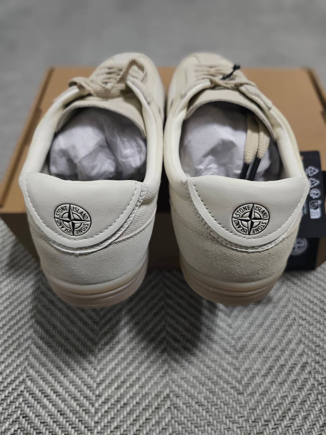 스톤 아일랜드 락 프린티드 레더 스웨이드 트림 캔버스 스니커즈(새 상품) 상품이미지3