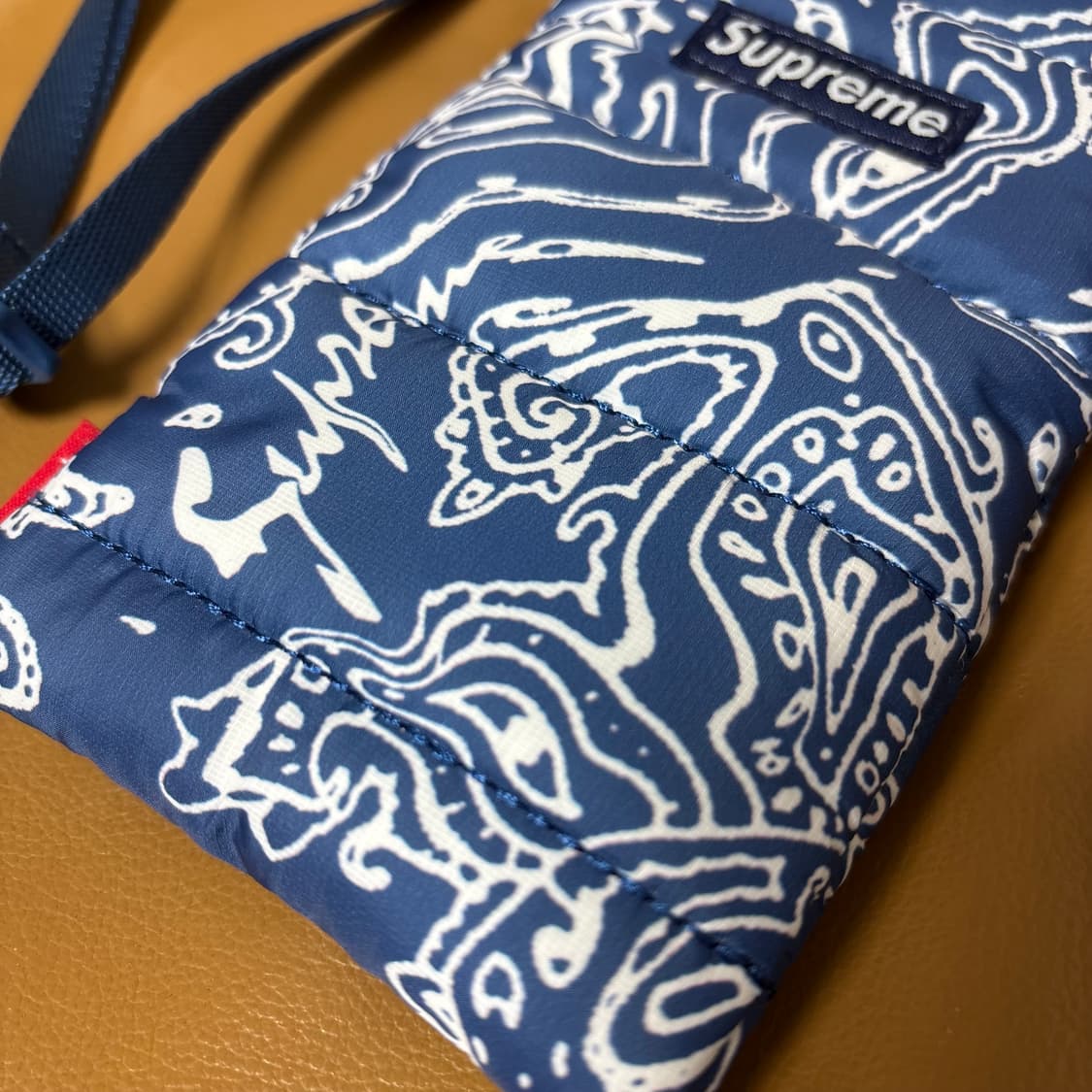 슈프림 퍼퍼 넥 파우치 샤코슈 미니백 가방 22fw 블루 페이즐리 상품이미지5