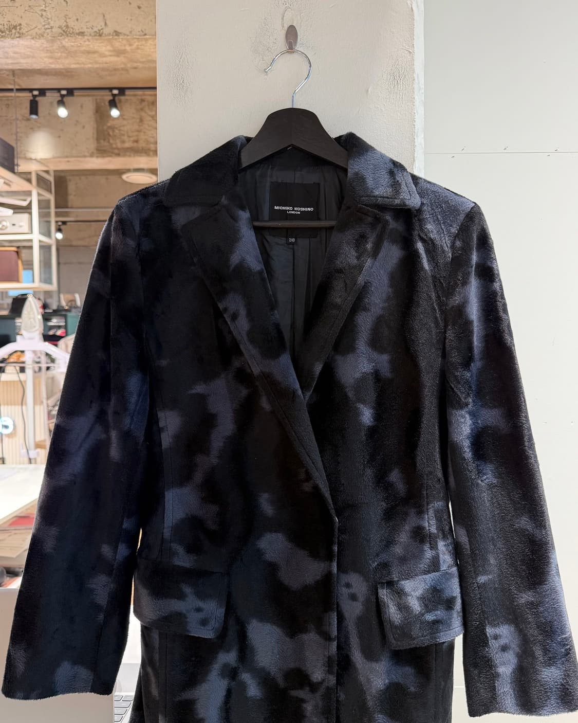 미치코 코시노 블루 블랙 카모플라쥬 코트  상품이미지3