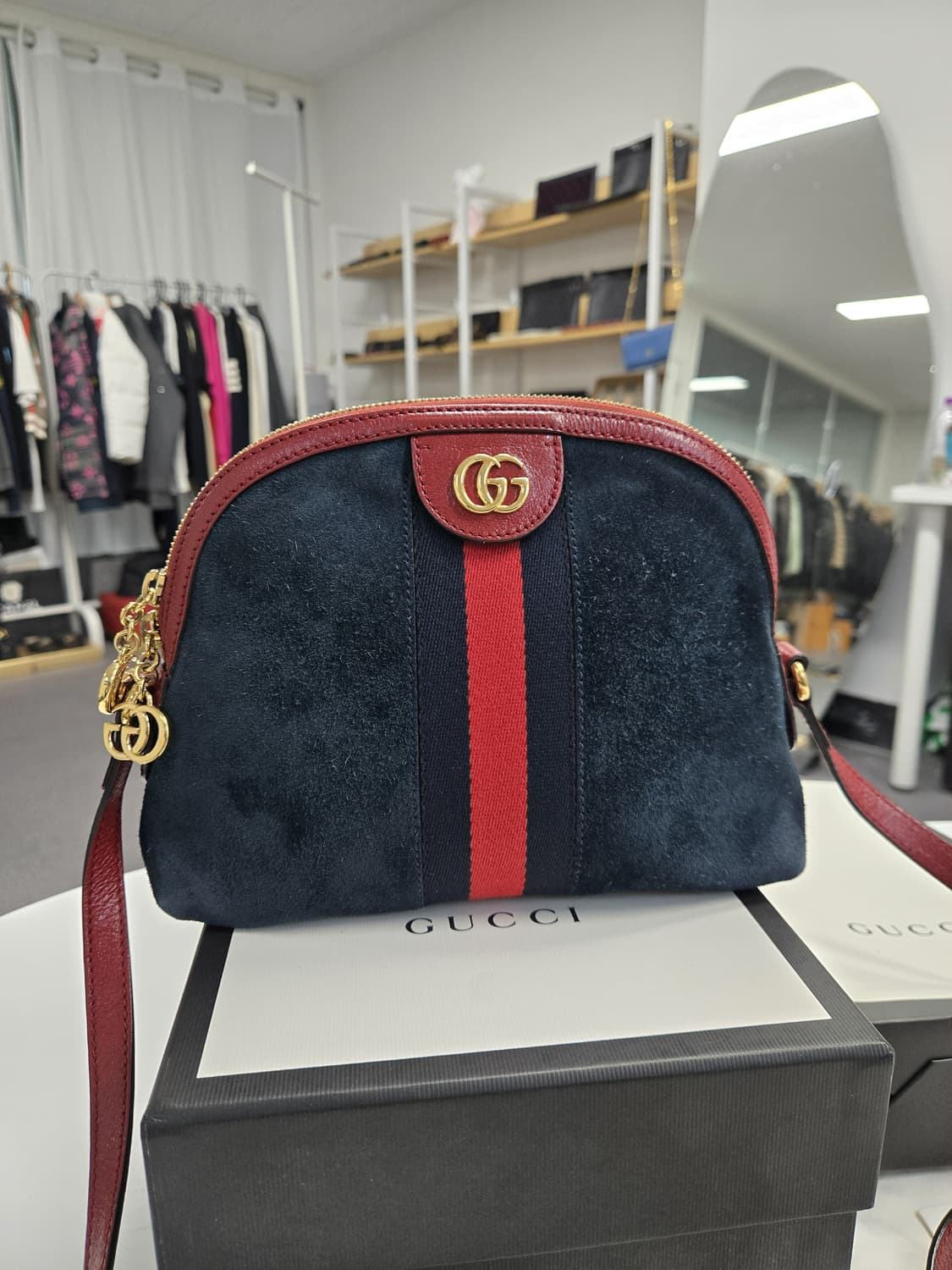 [A급컨디션]구찌 오피디아 스웨이드 크로스백 상품이미지1