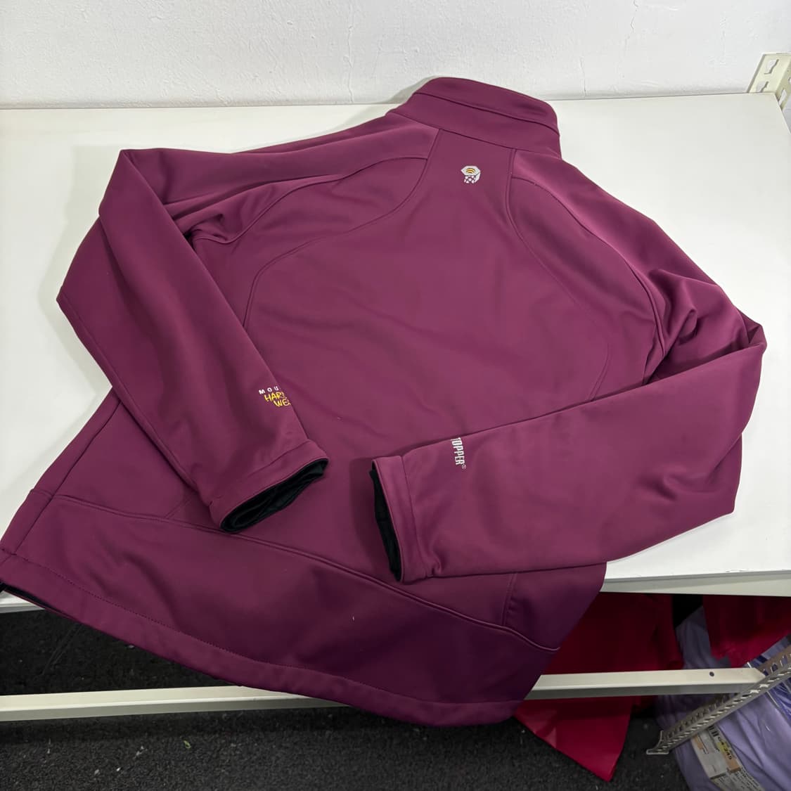 우먼M 마운틴하드웨어 버건디 안감보아털 폴리 등산자켓 상품이미지3