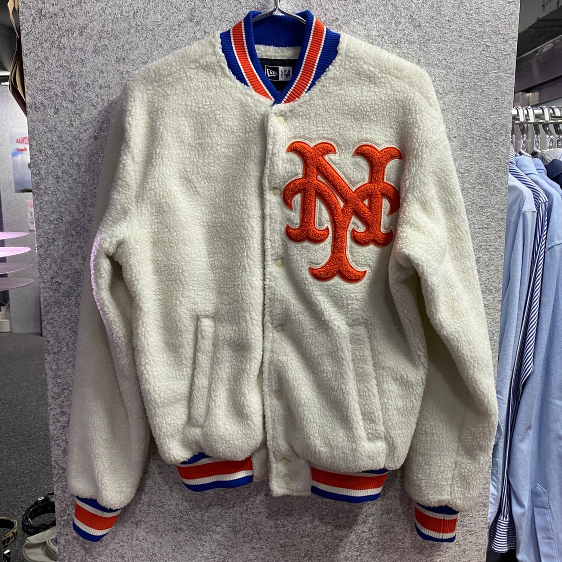 뉴에라 화이트 배색 쉐르파 버튼 자켓 B3188 상품이미지2