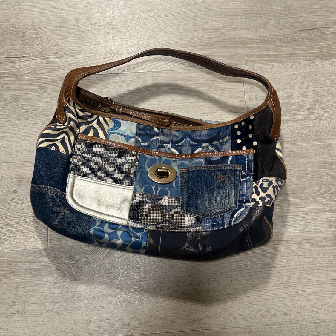 빈티지 y2k 코치 coach 데님 패치워크 에르고 XL 호보백 상품이미지1