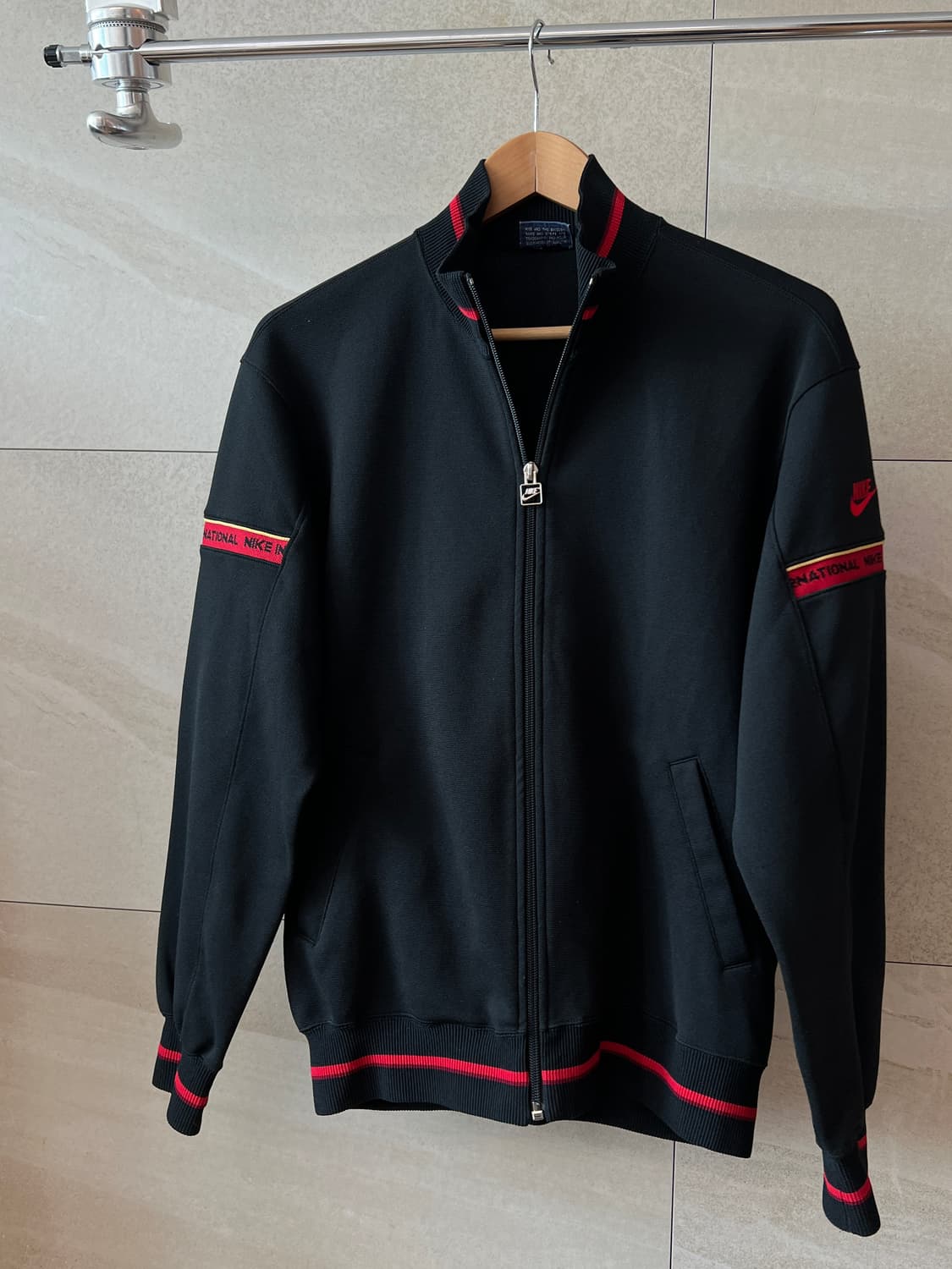 오사카에서 구매한 나이키 빈티지 자켓 상품이미지4