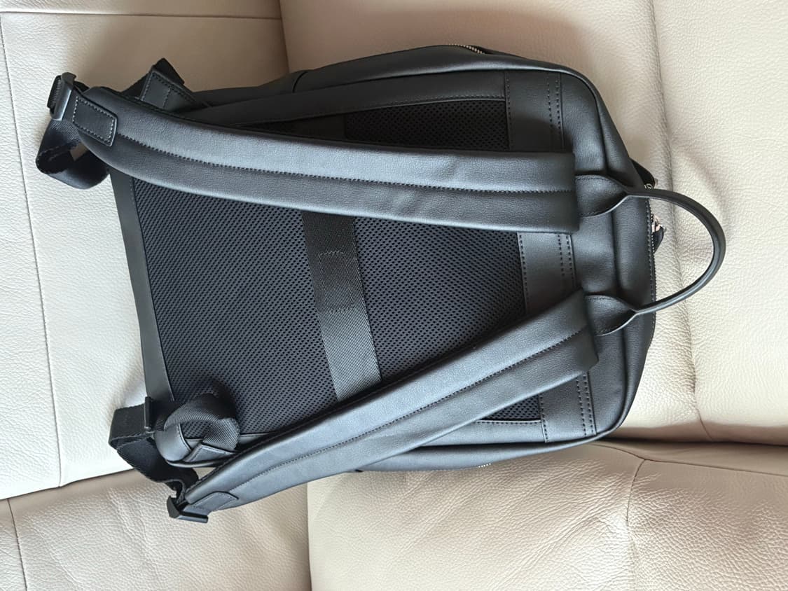 메트로시티 백팩 팔아요 상품이미지2