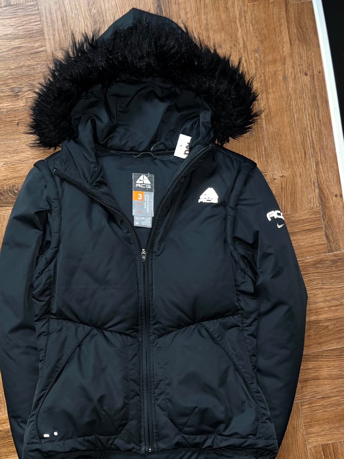 나이키 ACG 퍼 패딩 상품이미지1