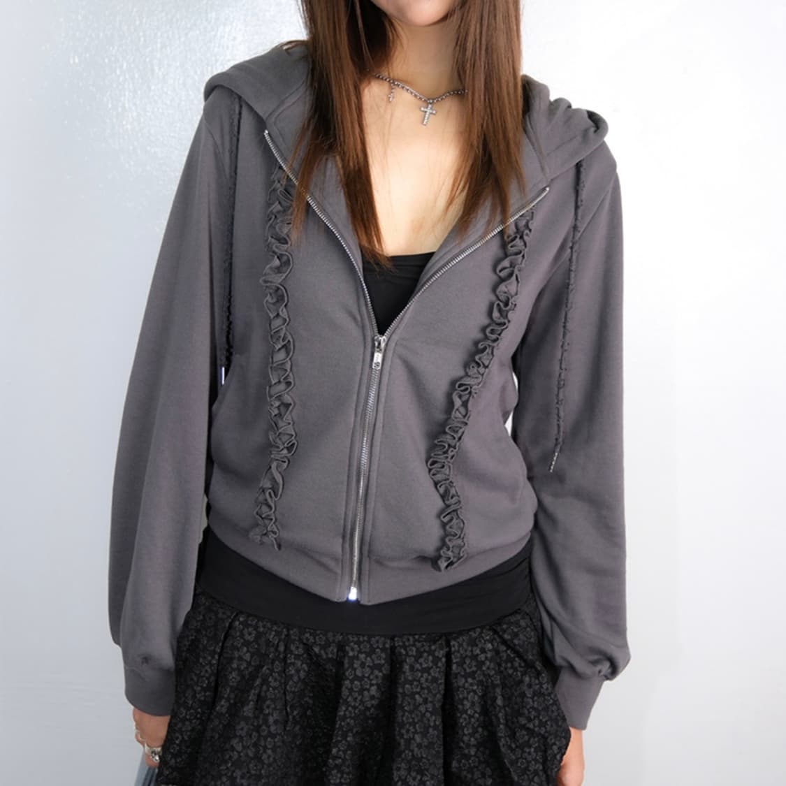 losesleepover 루즈슬립오버 프릴 로고 후드 집업 다크 그레이 상품이미지1