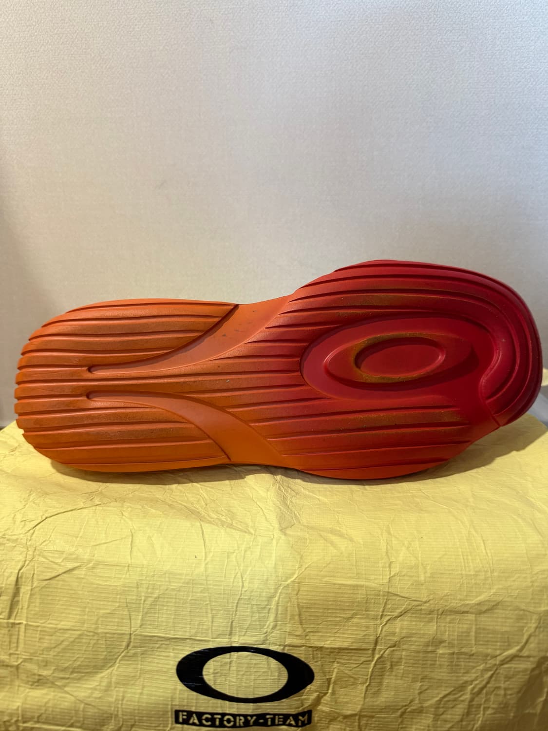 오클리 팩토리 팀 그라디언트 파구로 슬라이드 오로라 셀로시아 상품이미지5