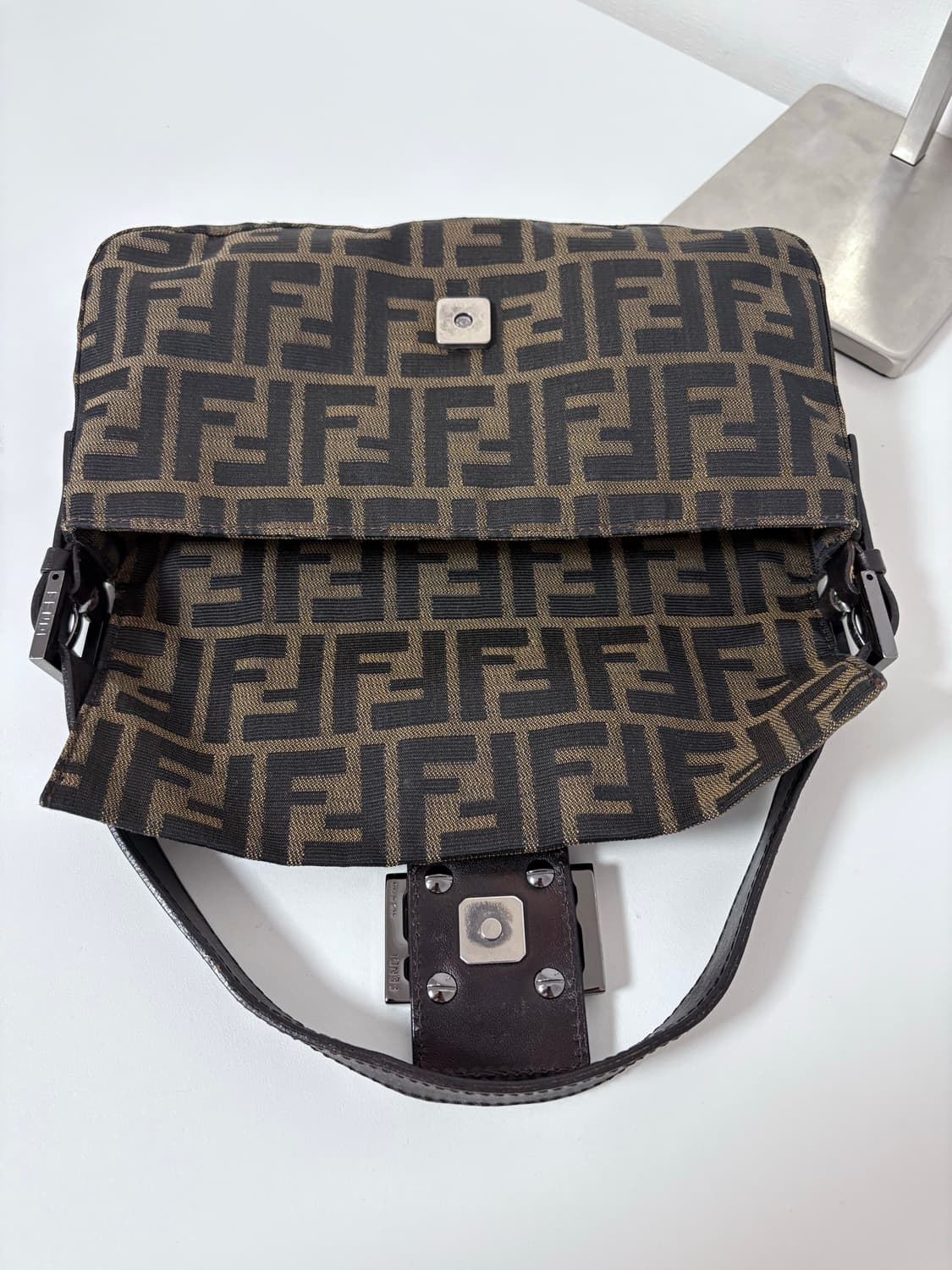 펜디 주카 바게트백 상품이미지7