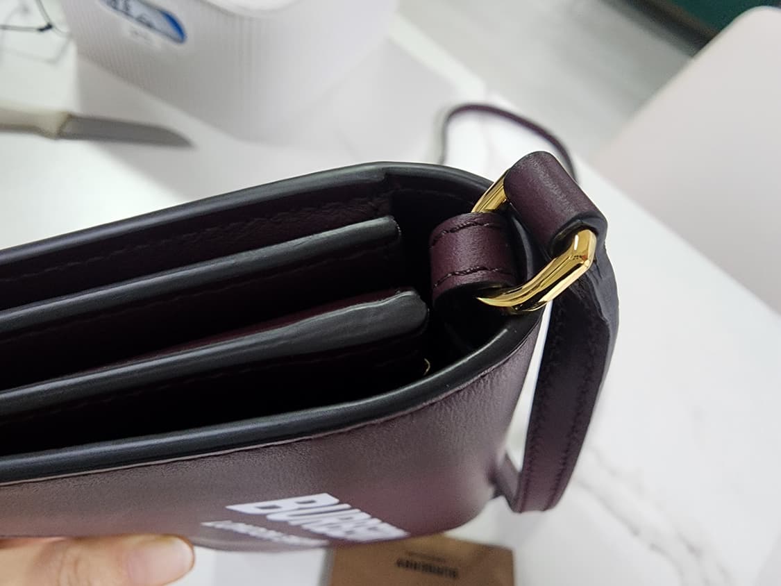 버버리 헤이즐미어 로고 월렛 미니 크로스백 상품이미지8