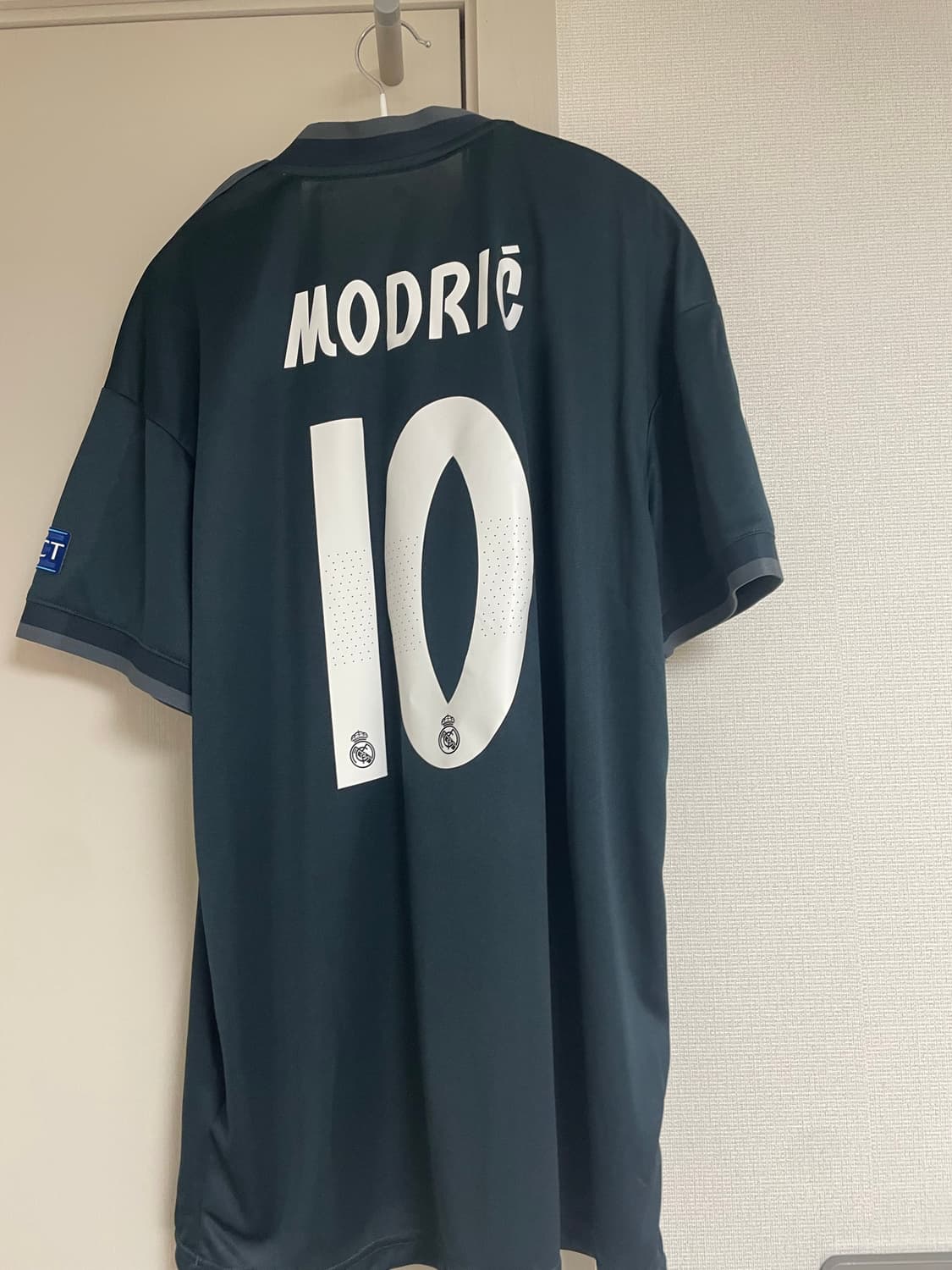18-19 레알마드리드 모드리치 새상품 상품이미지2