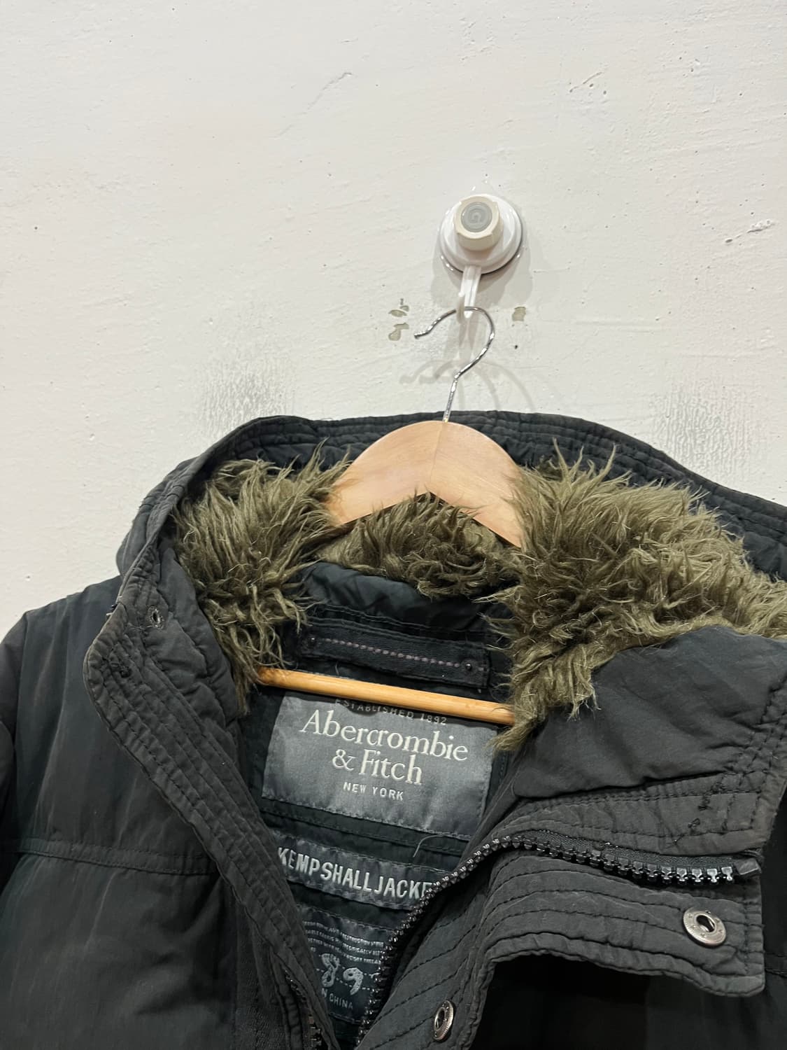 아베크롬비 캠쉘 KEMPSHALL 패딩 자켓 상품이미지2