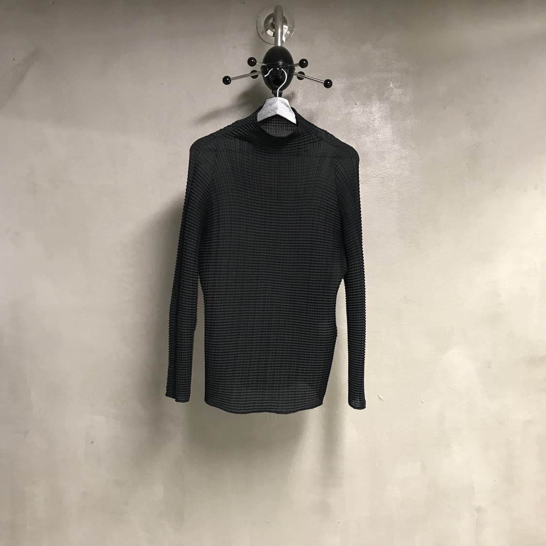 이세이 미야케 롱 슬리브 블랙 2(W) 상품이미지1