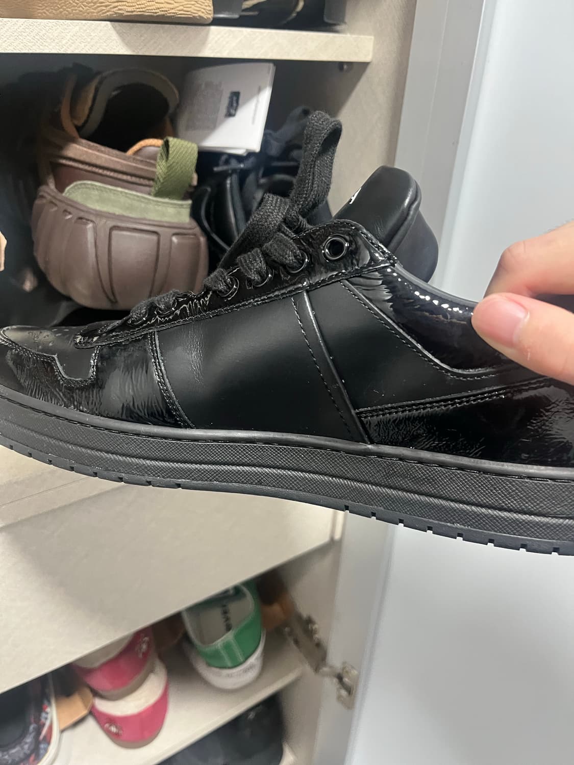 프라다 블랙 스니커즈 상품이미지1