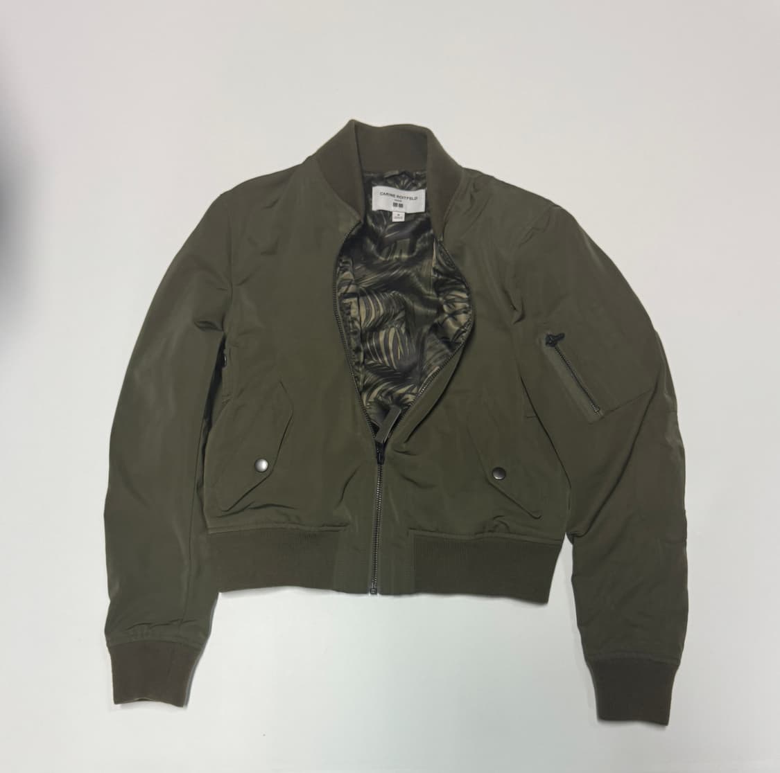 여성 유니클로 x 카린 로이펠트 ma1 크롭 봄버 자켓 상품이미지2